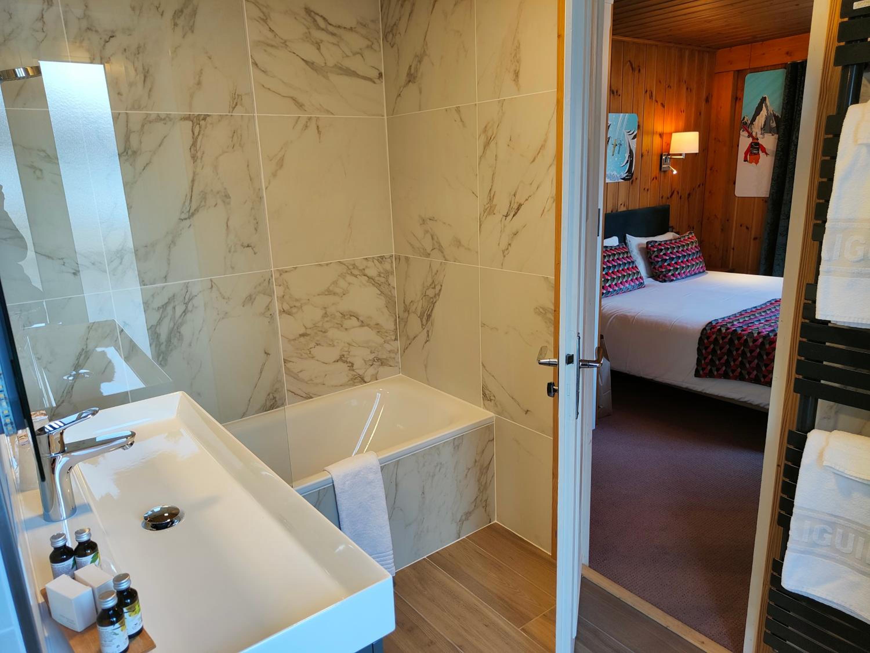 Mountain Double or Twin Room - Photo 14