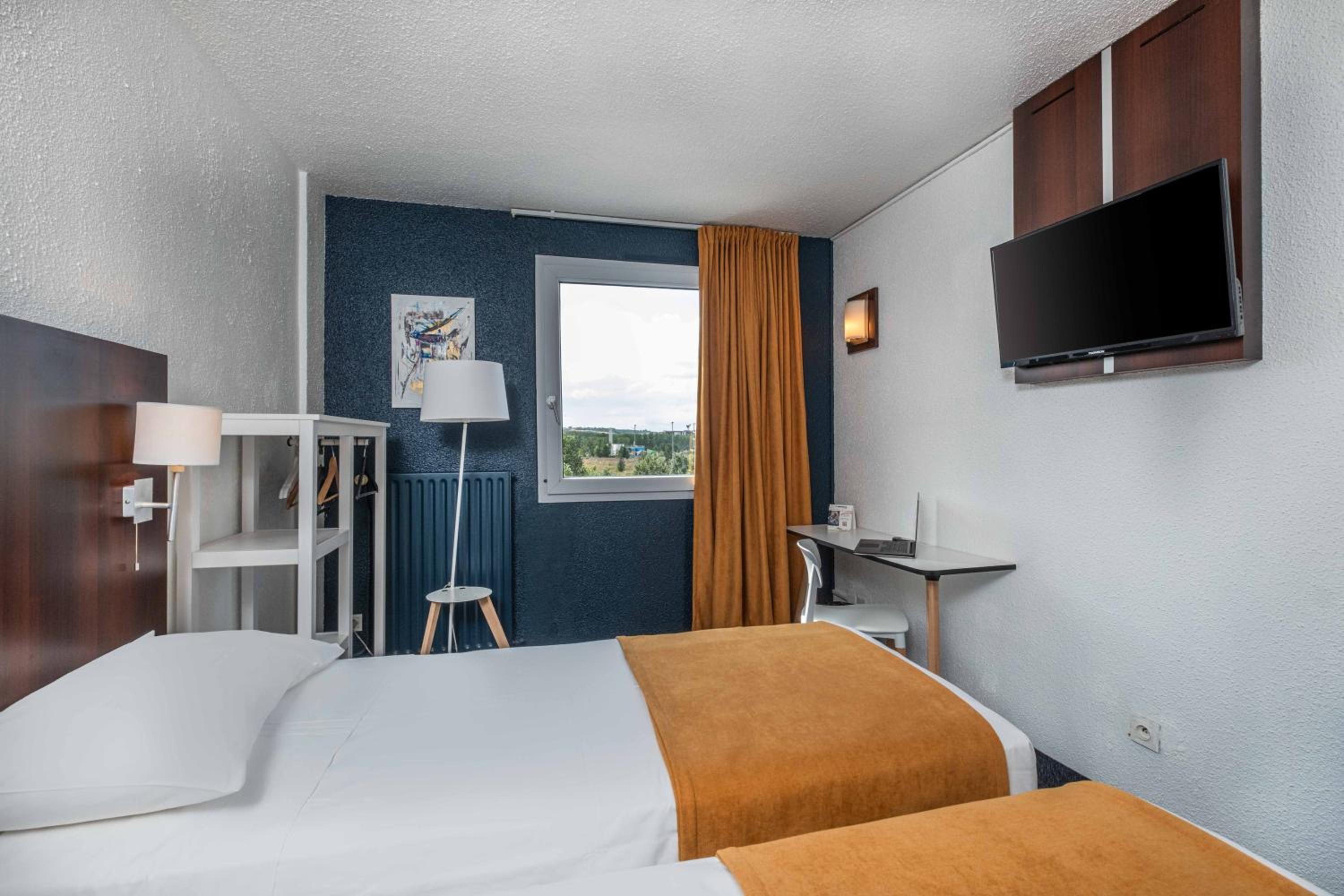 Standard Twin Room photo 2