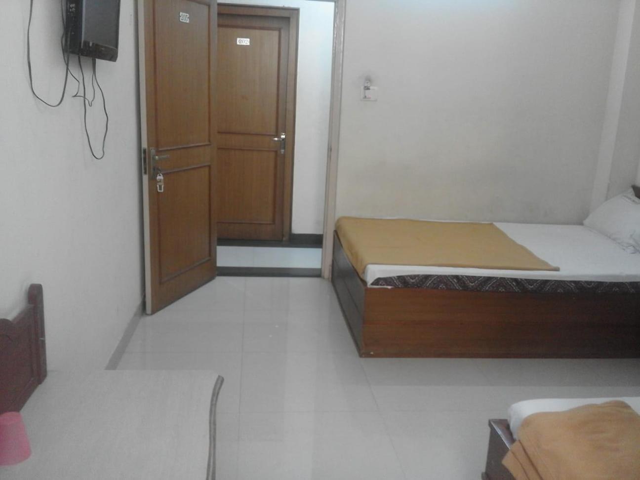 Basic Triple Room