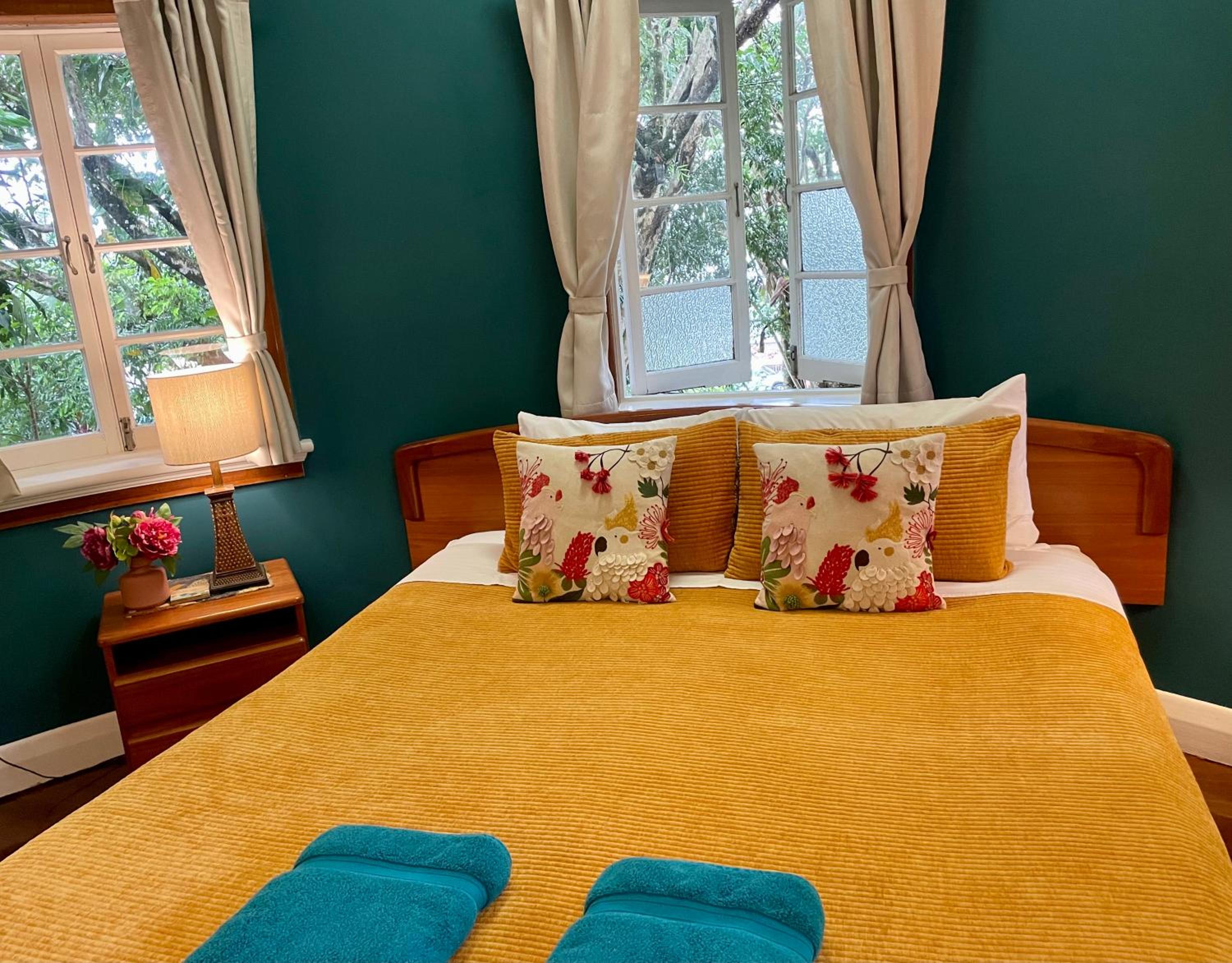 Deluxe King Suite photo 1