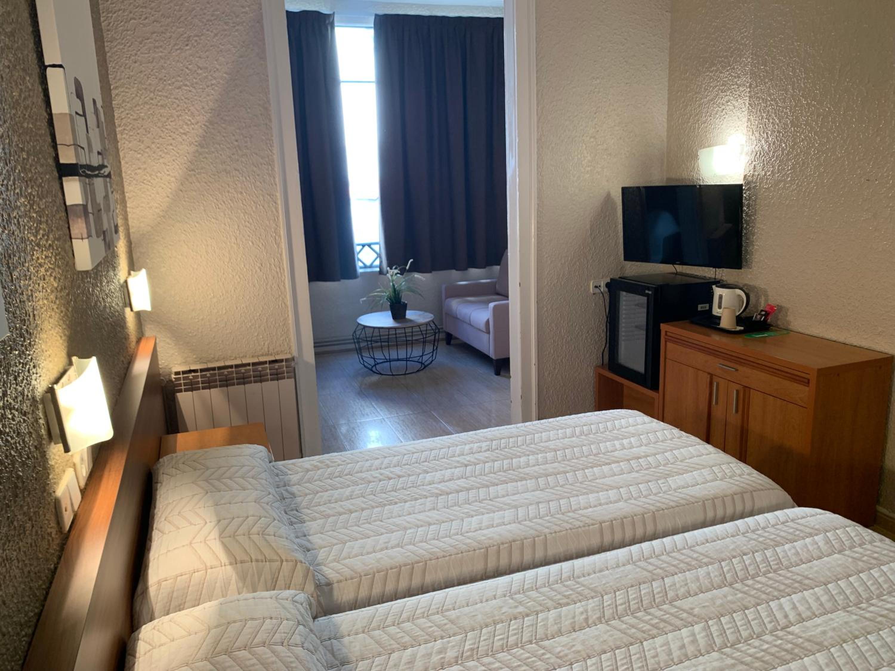 Superior Twin Room photo 3