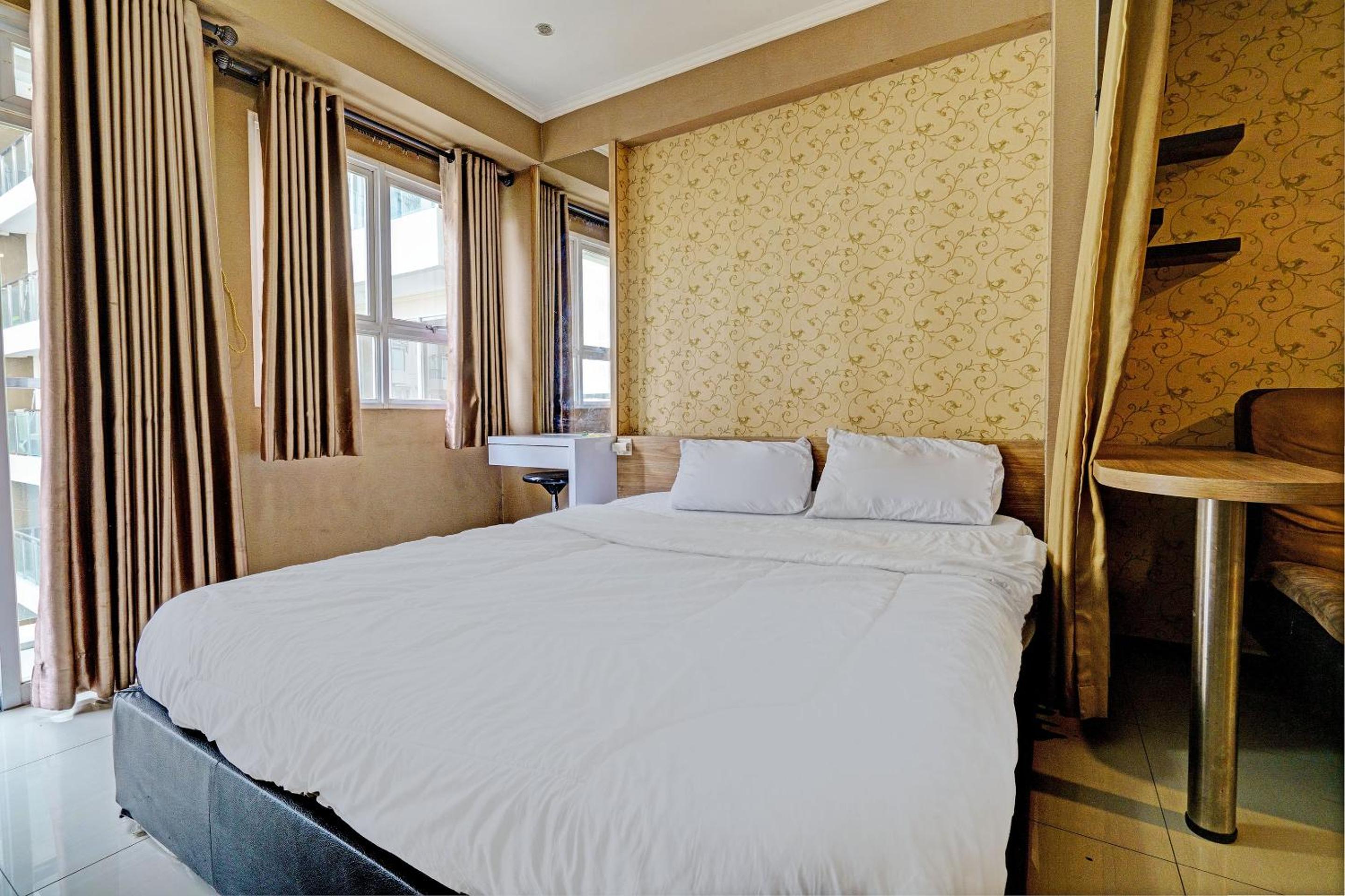 Deluxe Queen Room