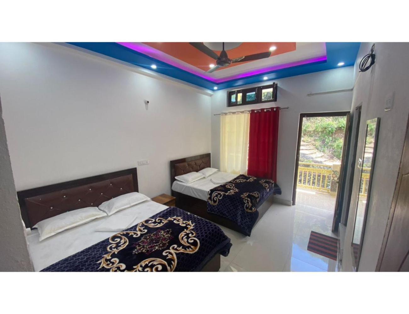 8-Bed Mixed Dormitory Room