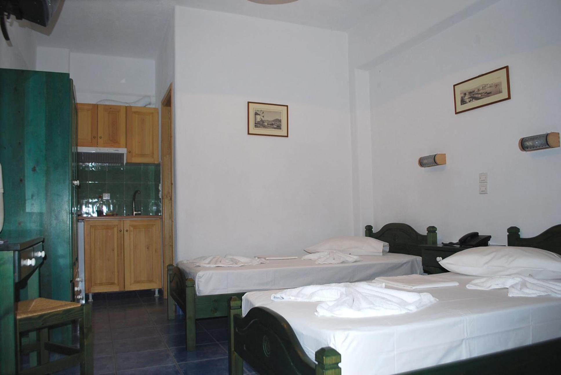 Studio (2 Adults)