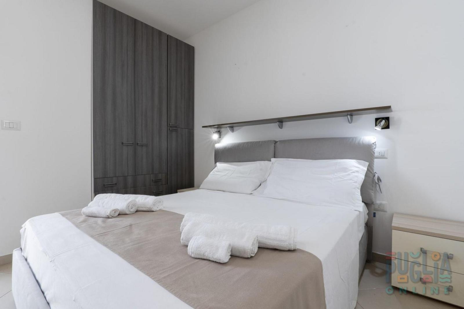 One-Bedroom House photo 1