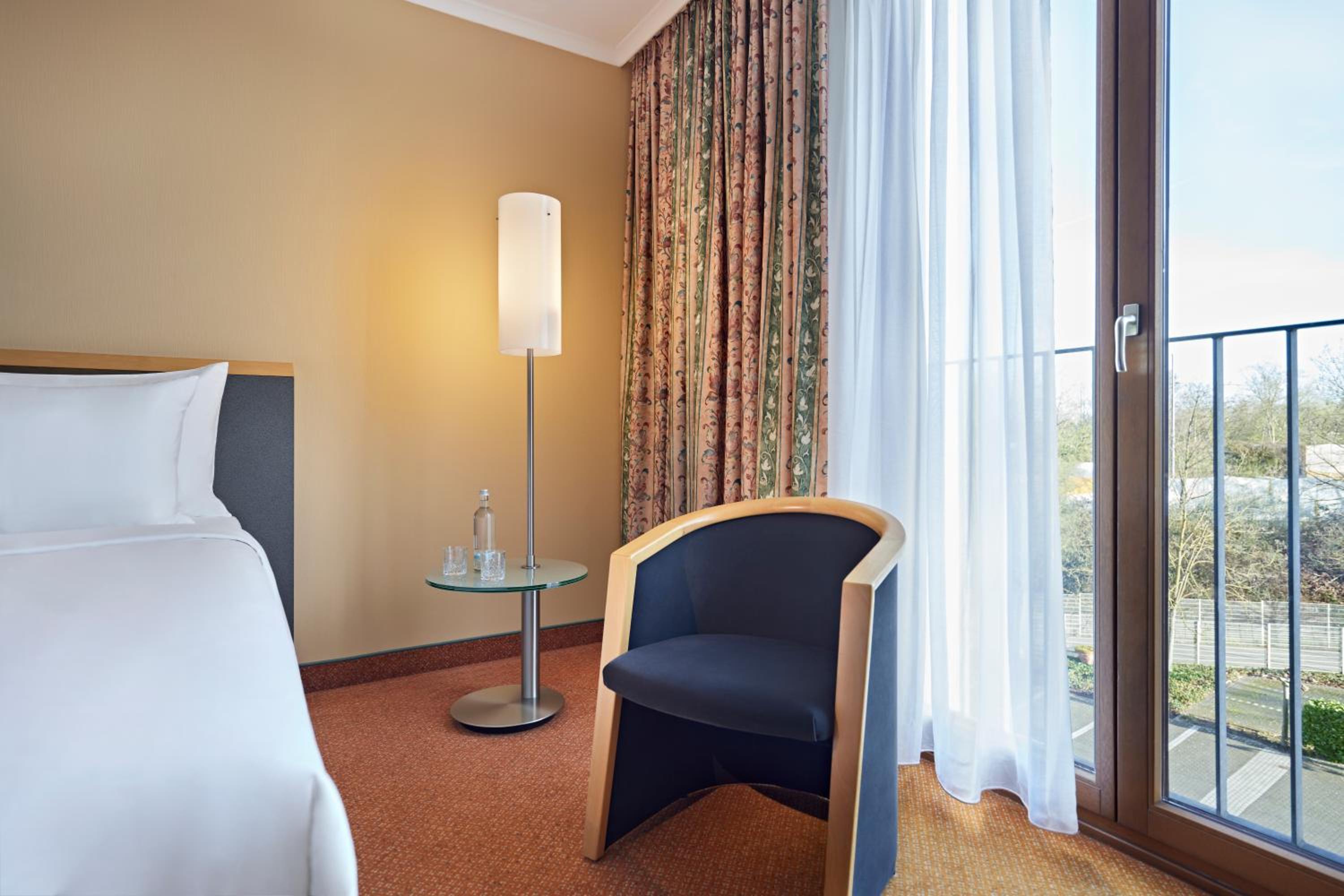 Standard Twin Room - Photo 2