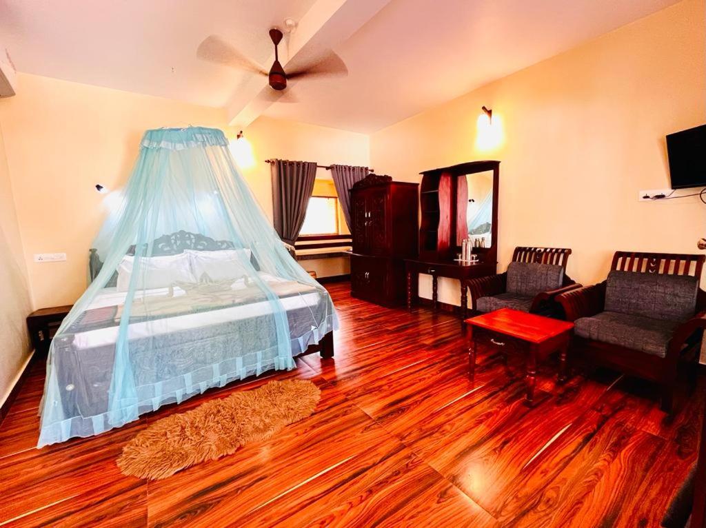King Room With Balcony photo 2