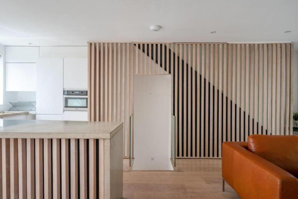 Five-Bedroom House photo 2