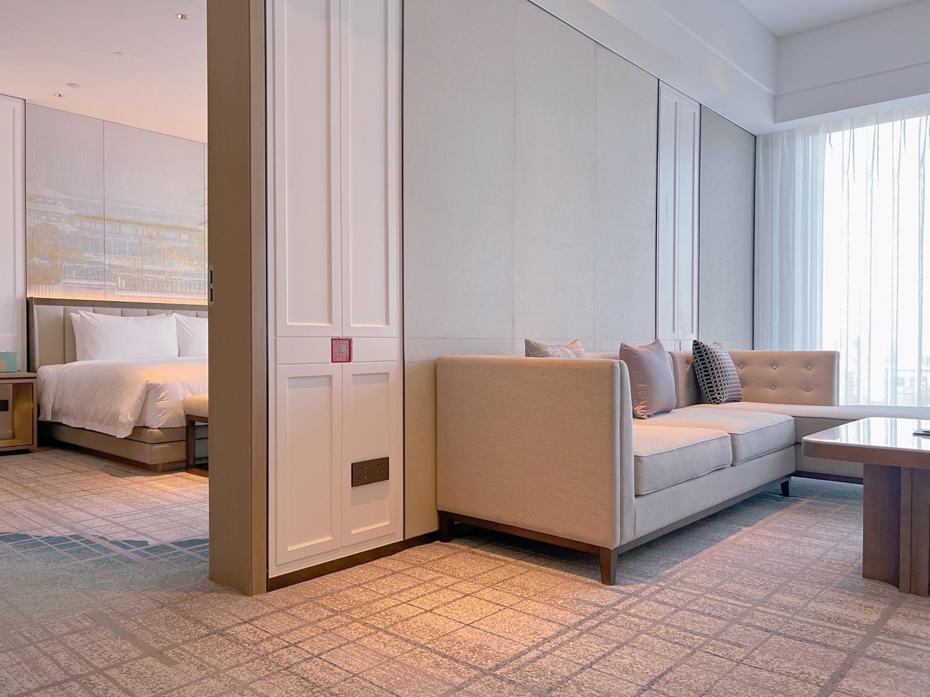 Metropark Executive Suite photo 2