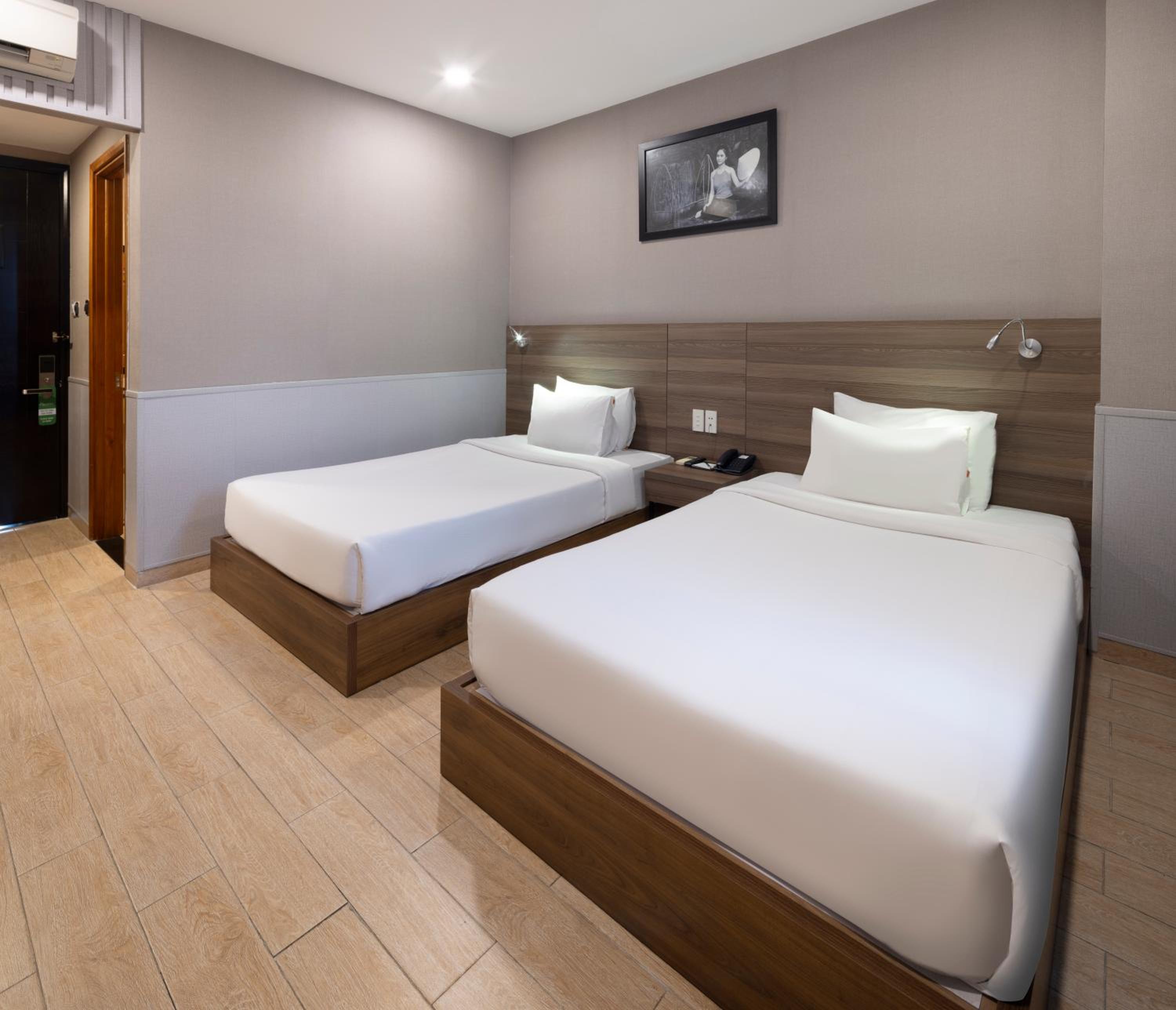 Deluxe Double or Twin Room with City View photo 2