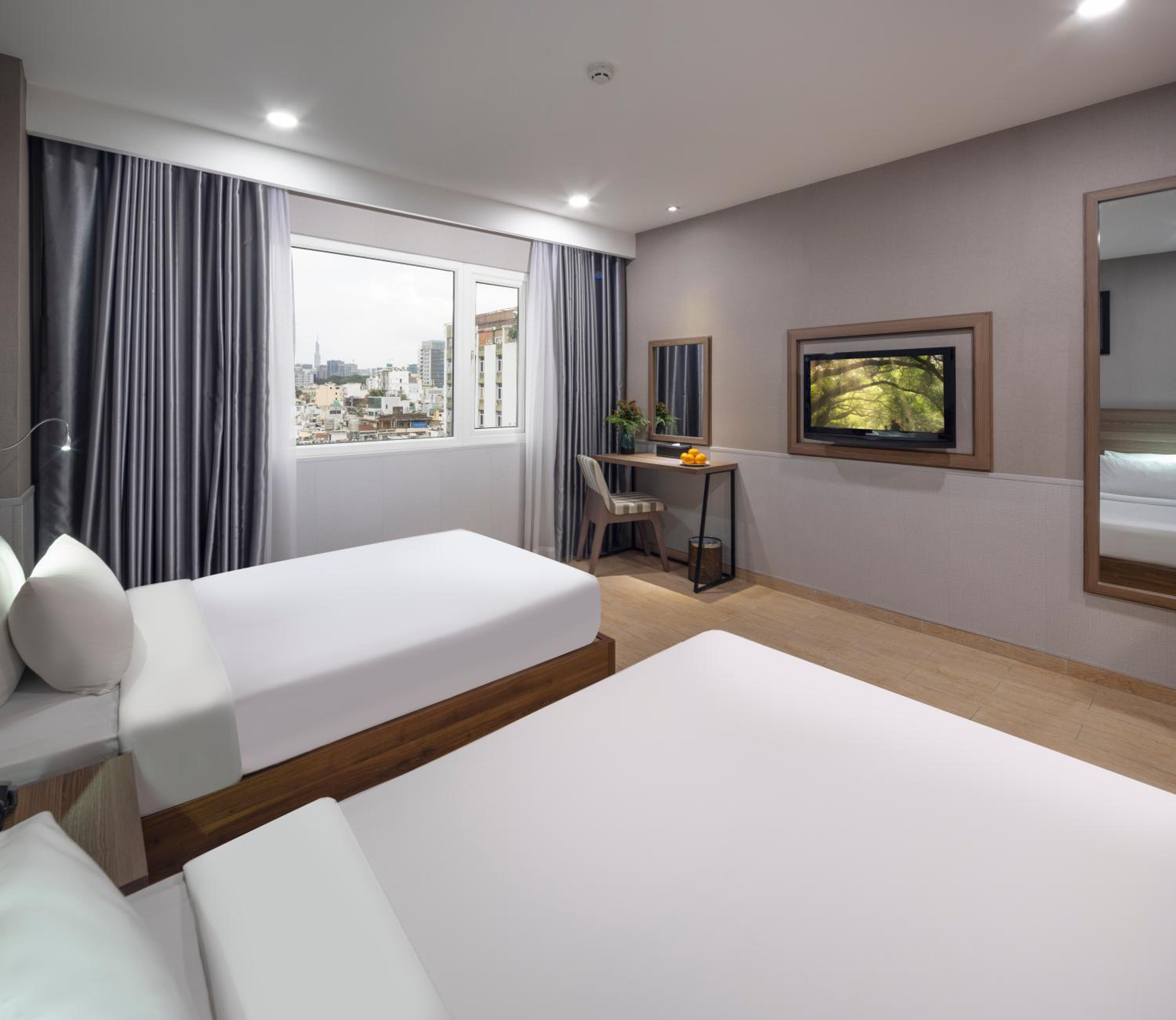 Premium Deluxe Double or Twin Room with City View photo 3