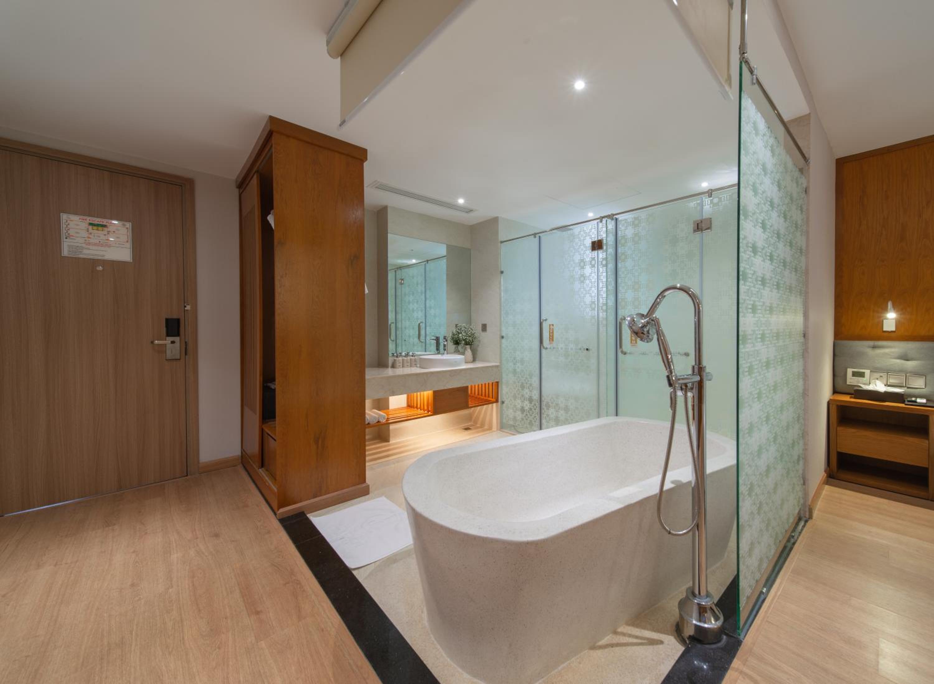 Premium Room - Photo 5