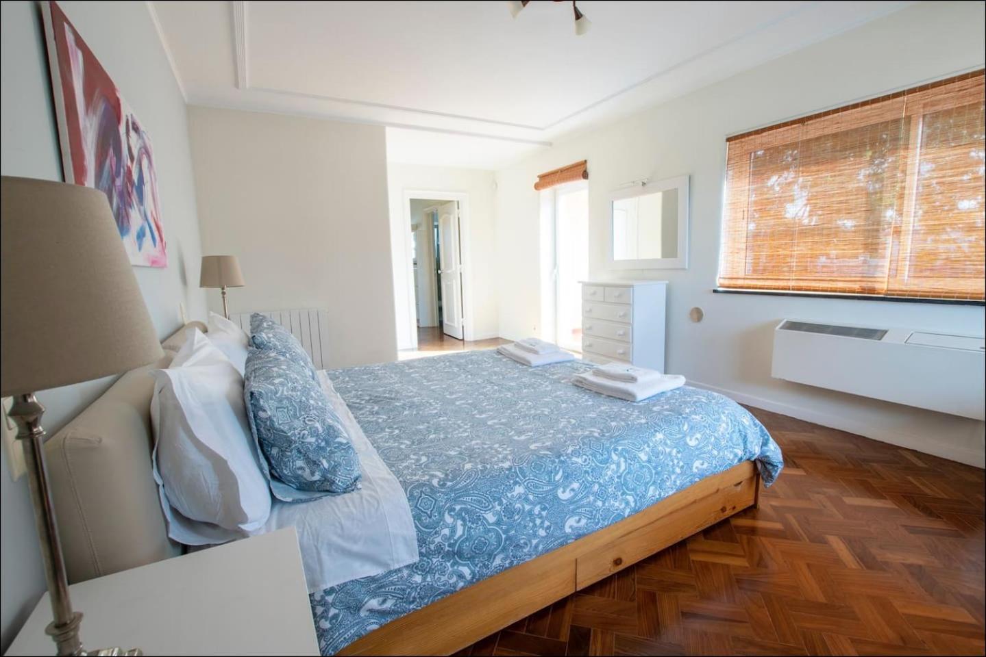 Villa photo 2