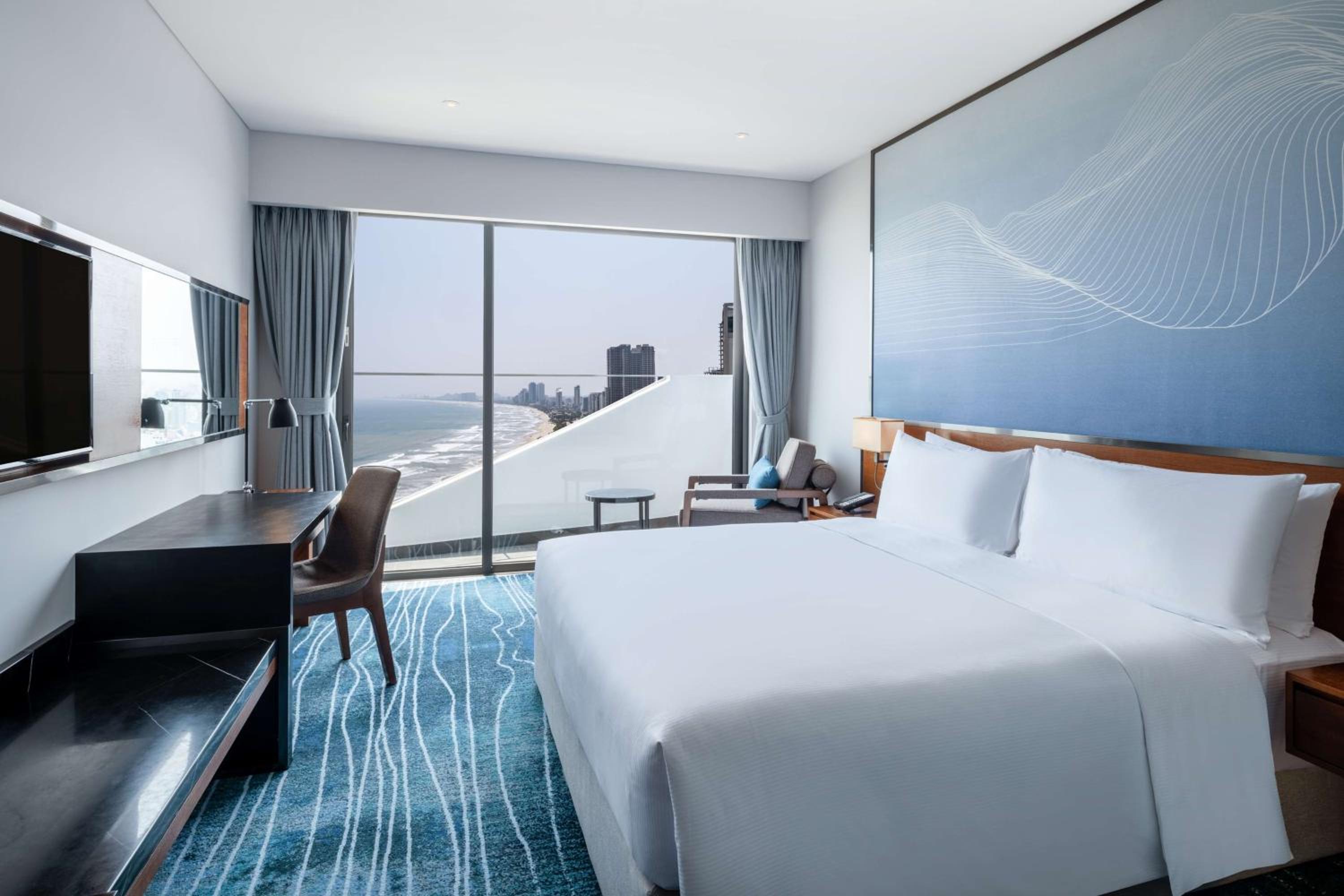King Guest Room with Balcony - Photo 1