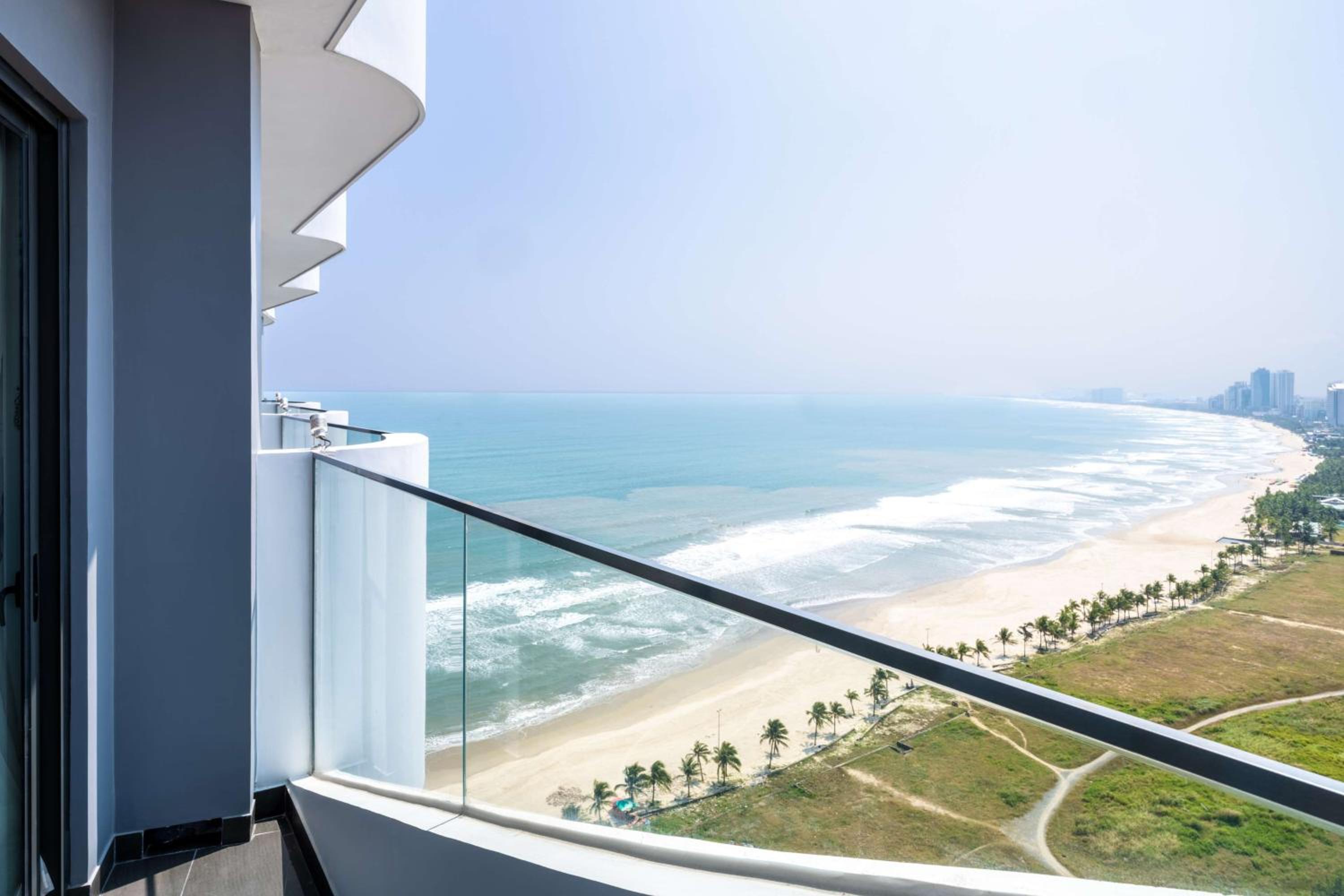 Twin Guest Room with Balcony - Photo 5