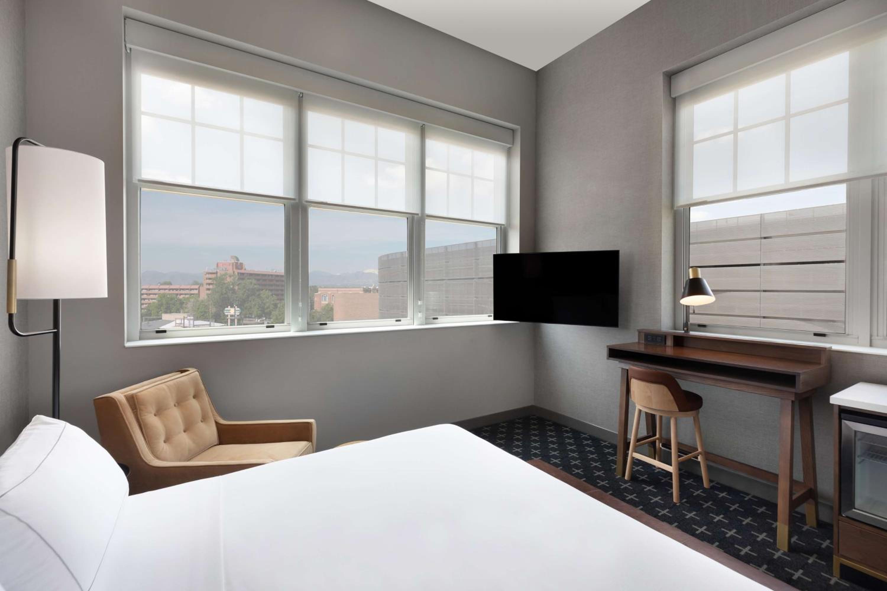 Corner King Room - Photo 1