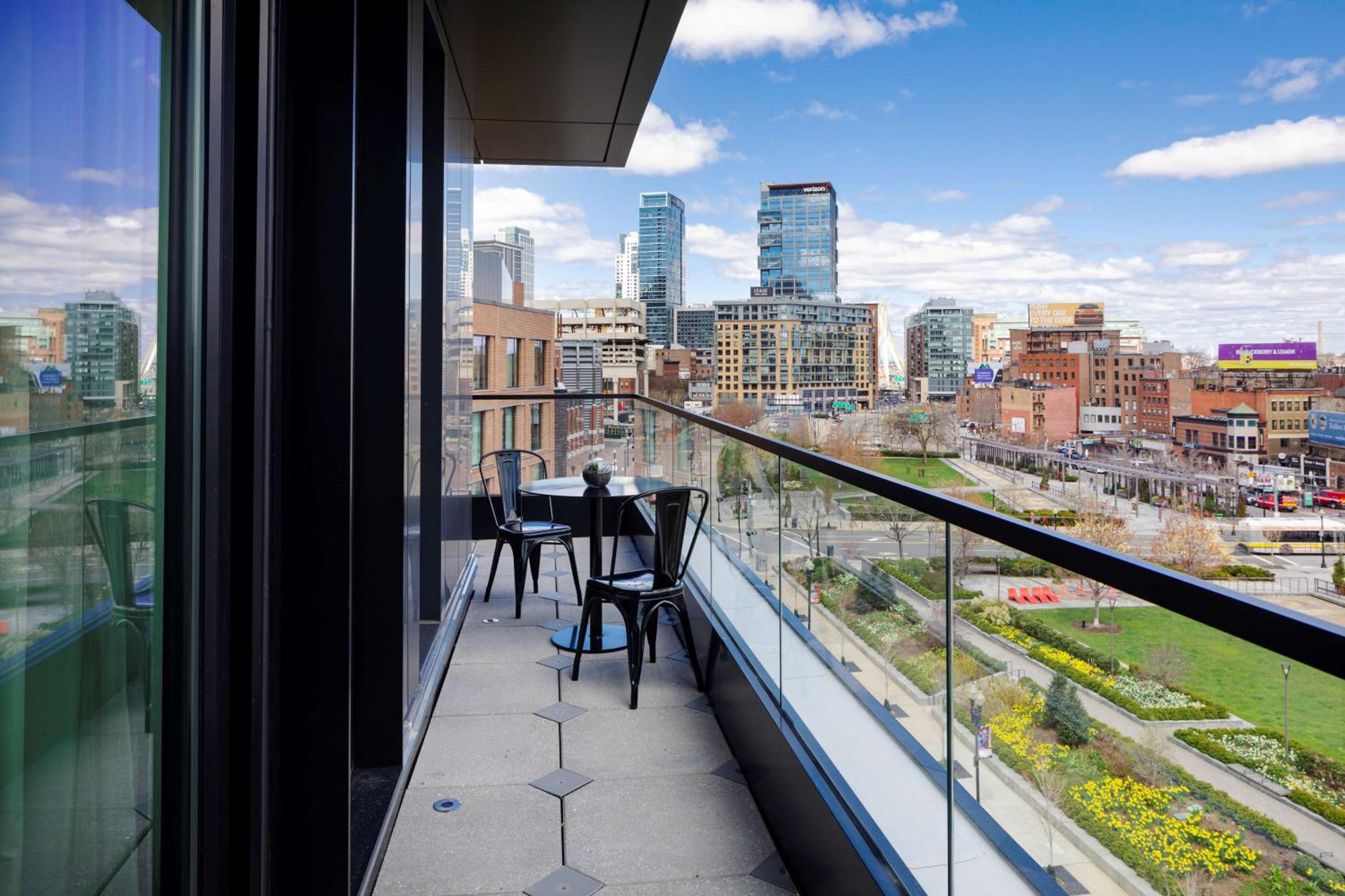 One-Bedroom King Suite with Balcony