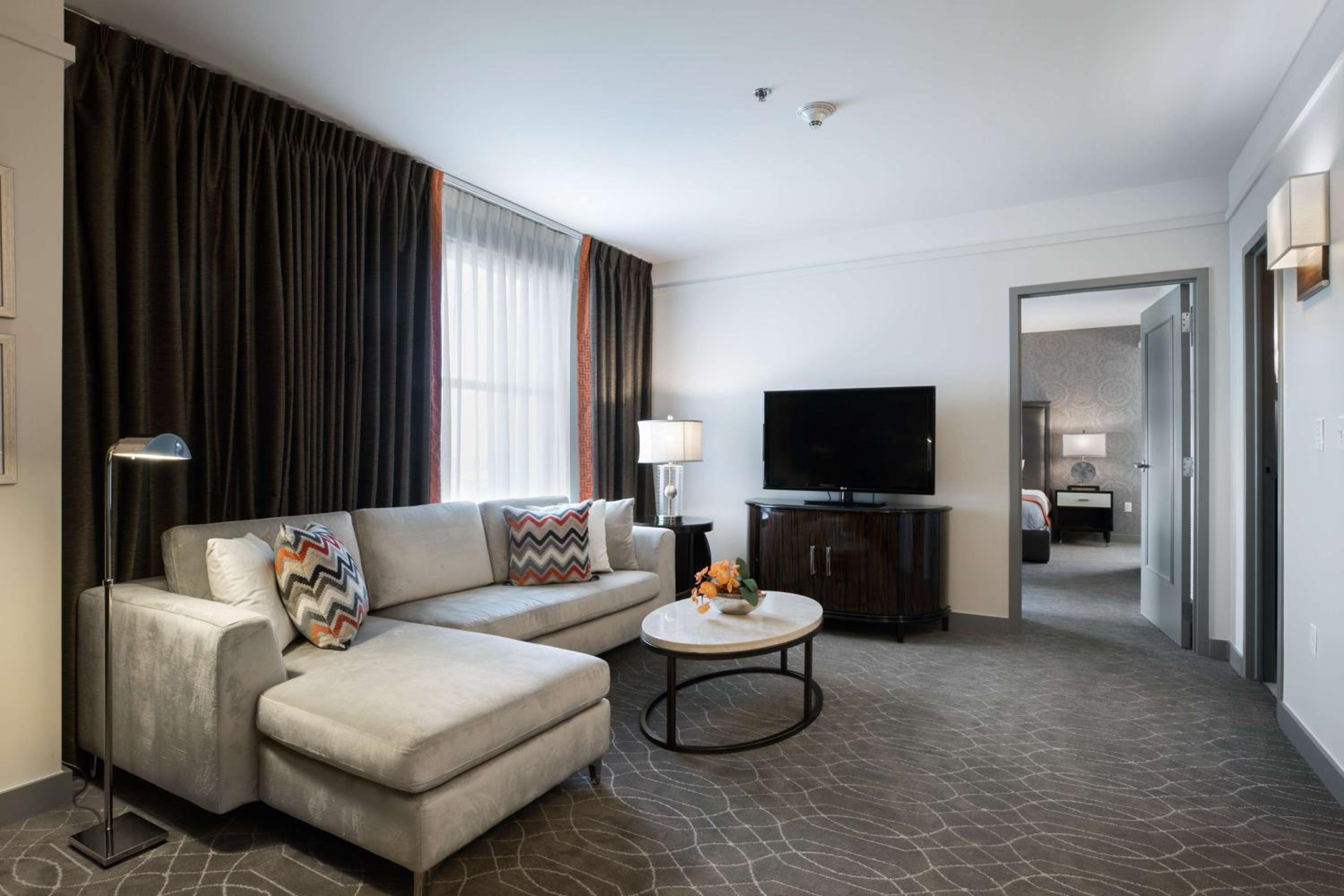 King Suite - Photo 2