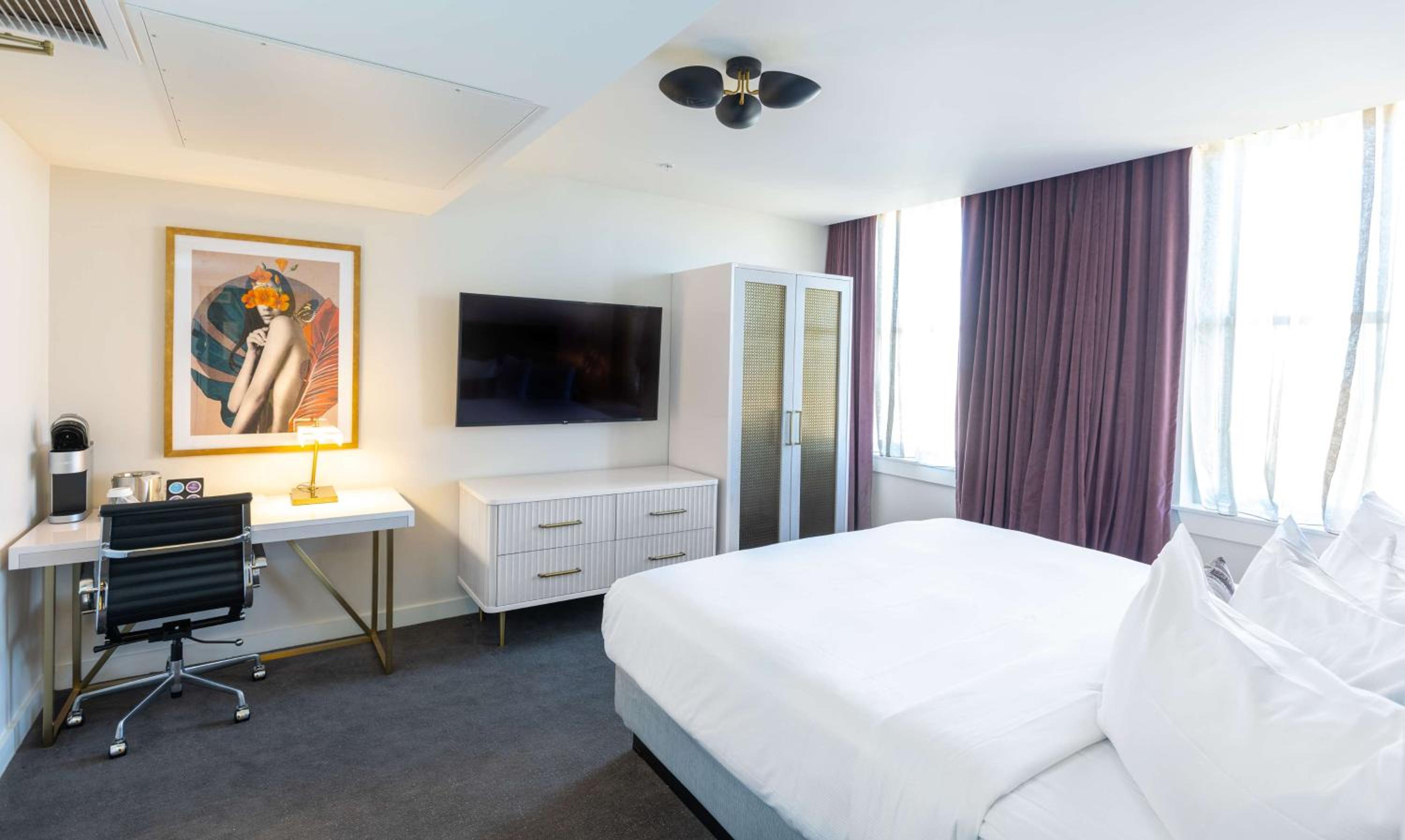 King Room with City View - Photo 1