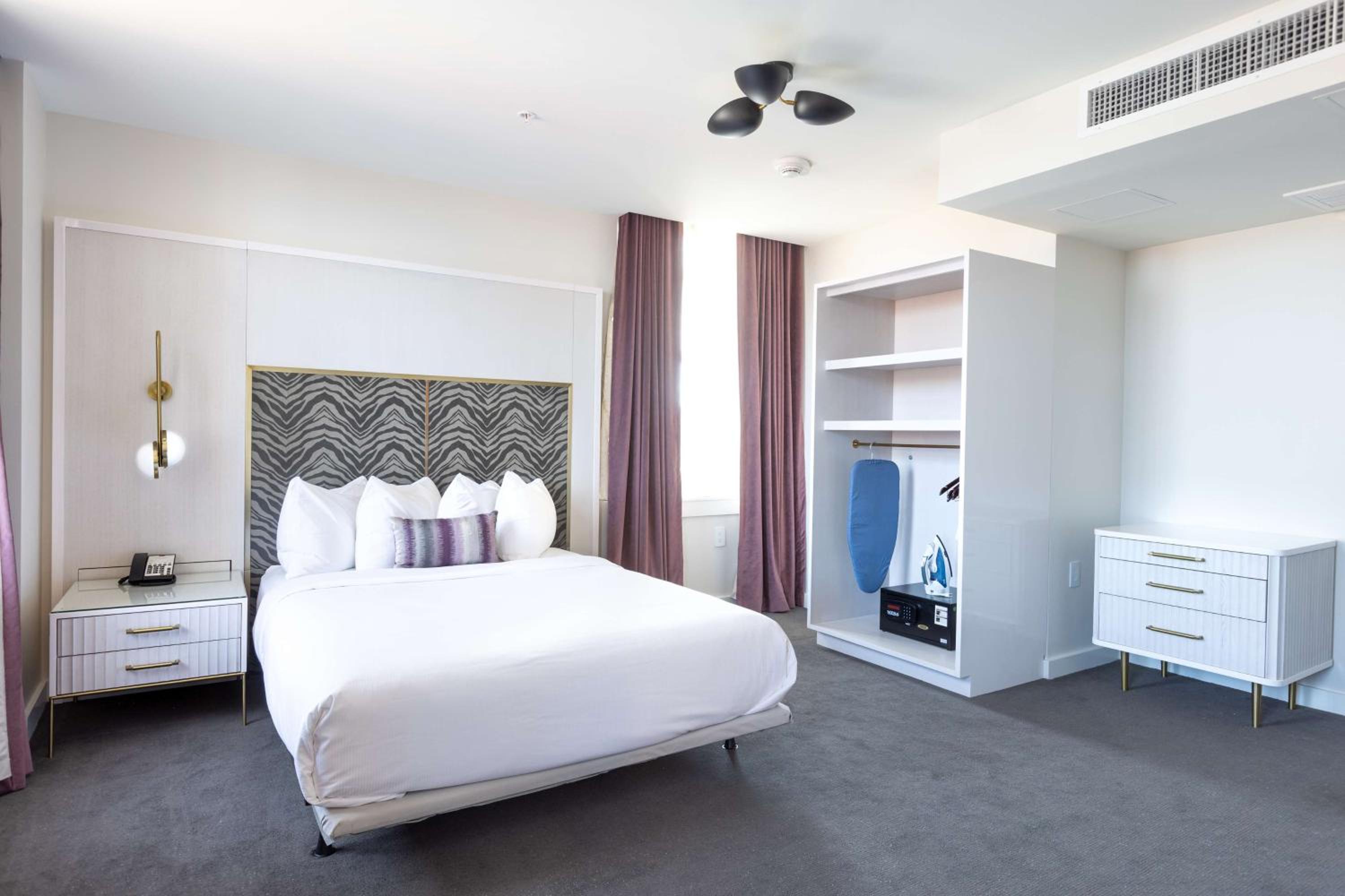 Queen Room - Photo 3