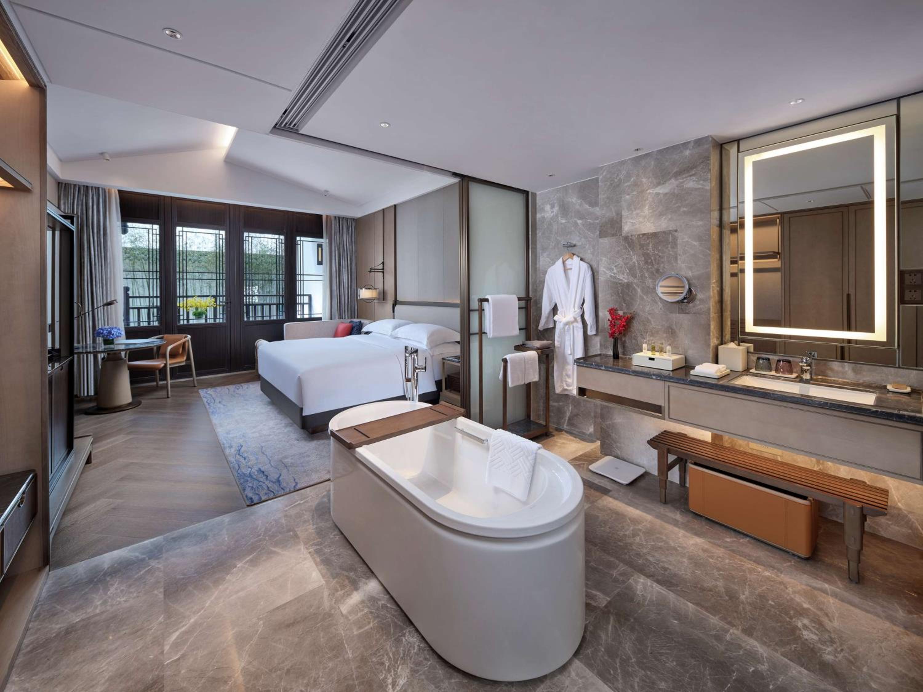 King Guest Room with Balcony - Photo 1