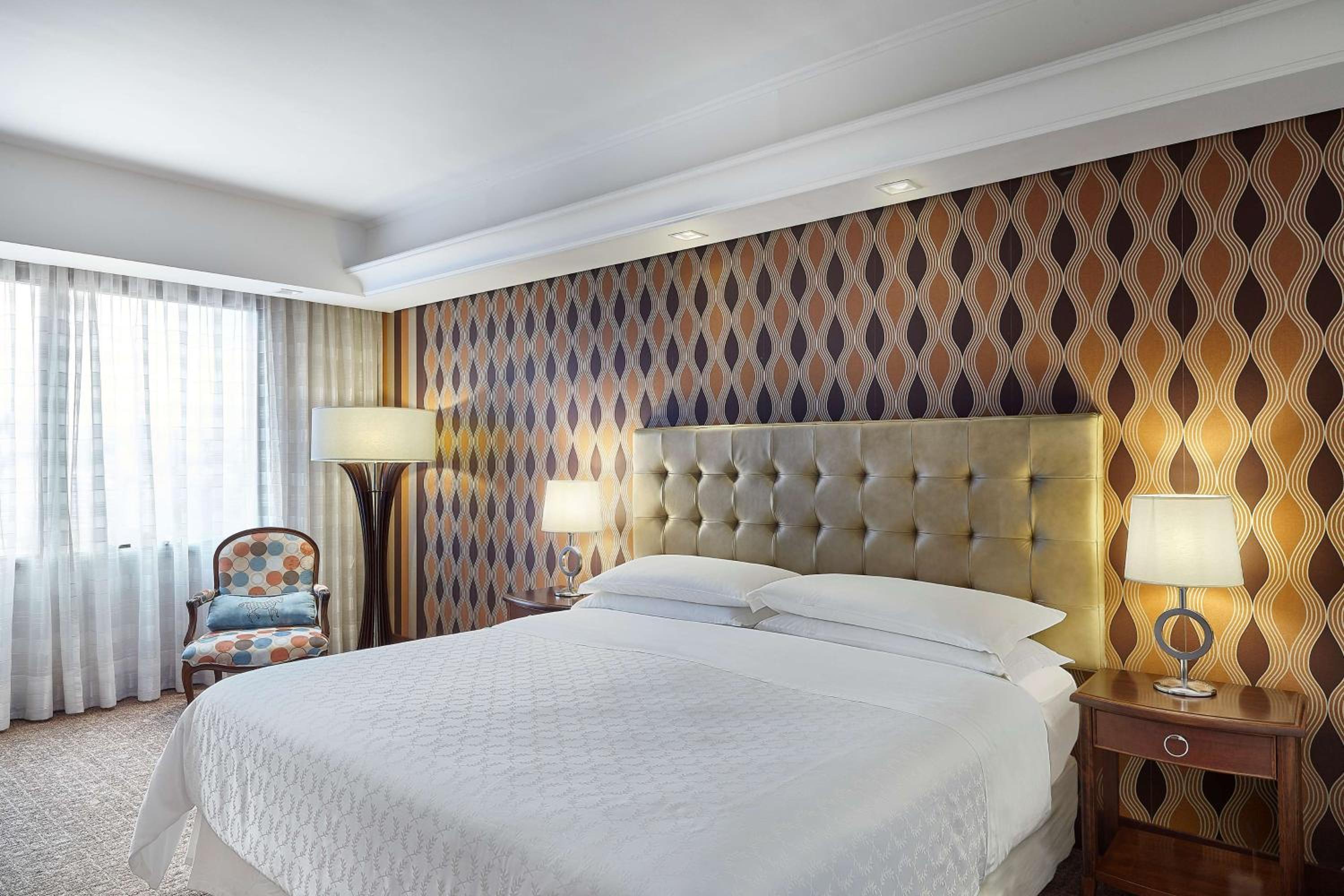 Superior King Room - Photo 17