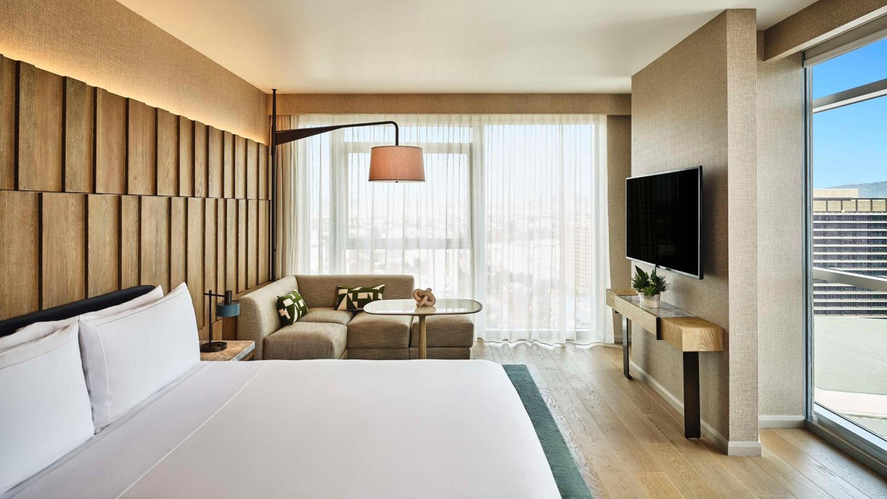 Premium King Room