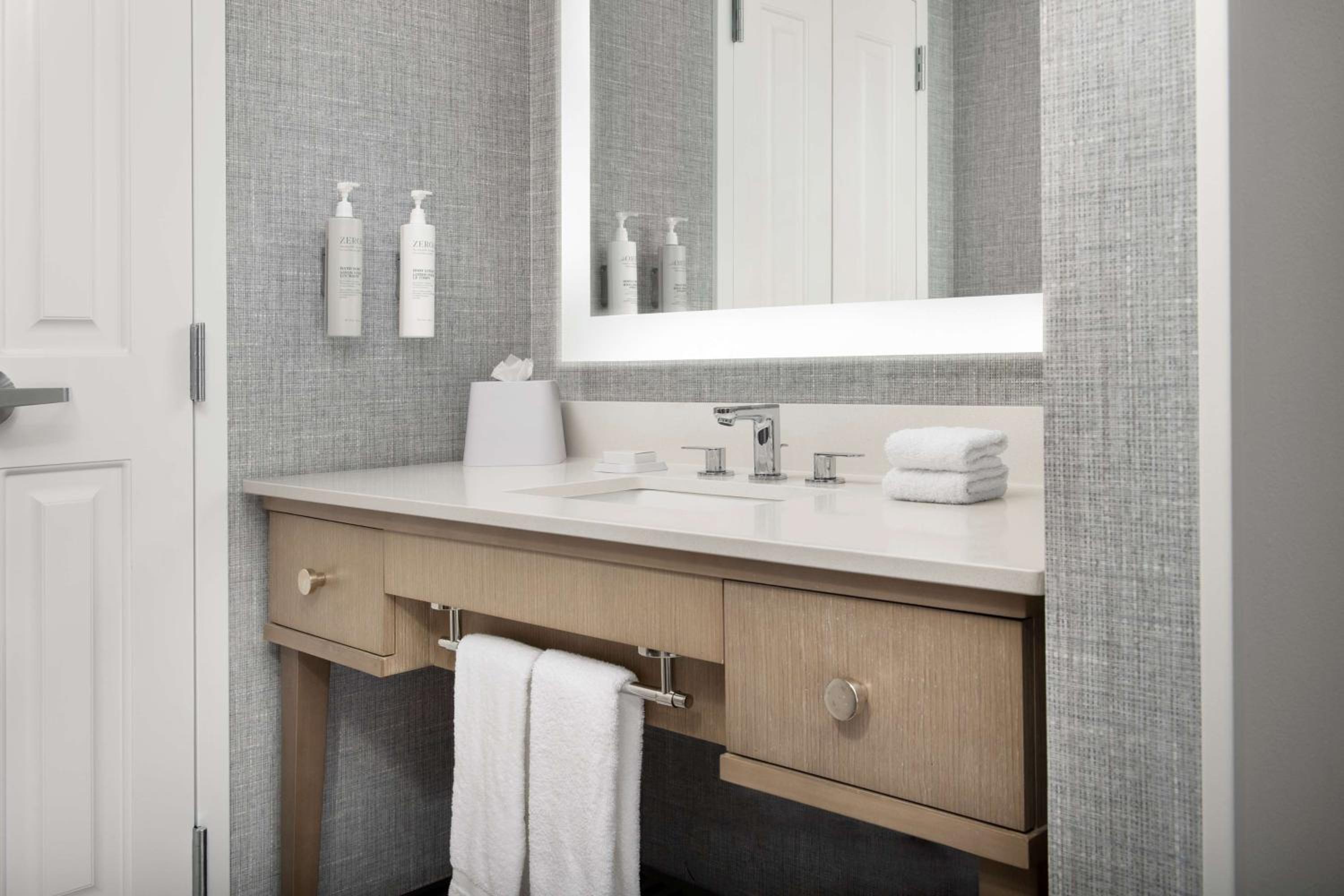 King Studio Suite - Photo 6