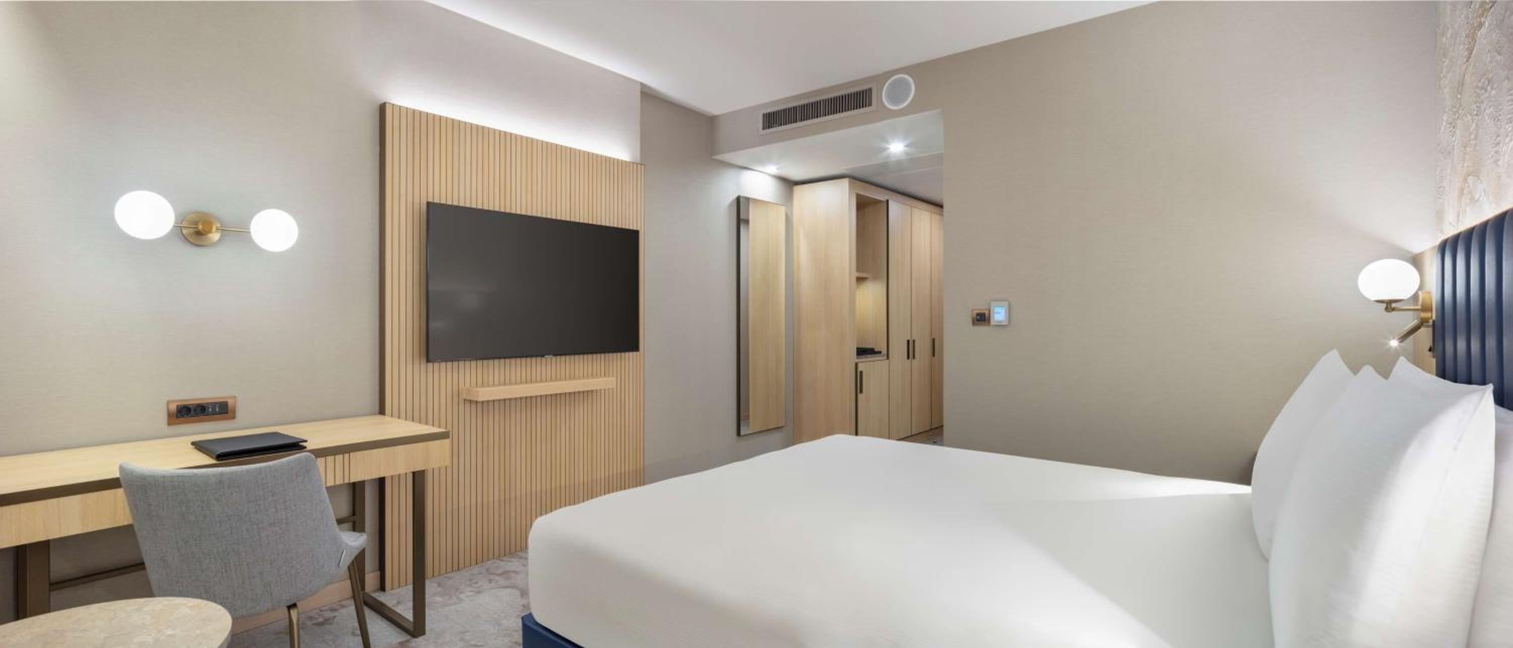 King Guest Room - Photo 1