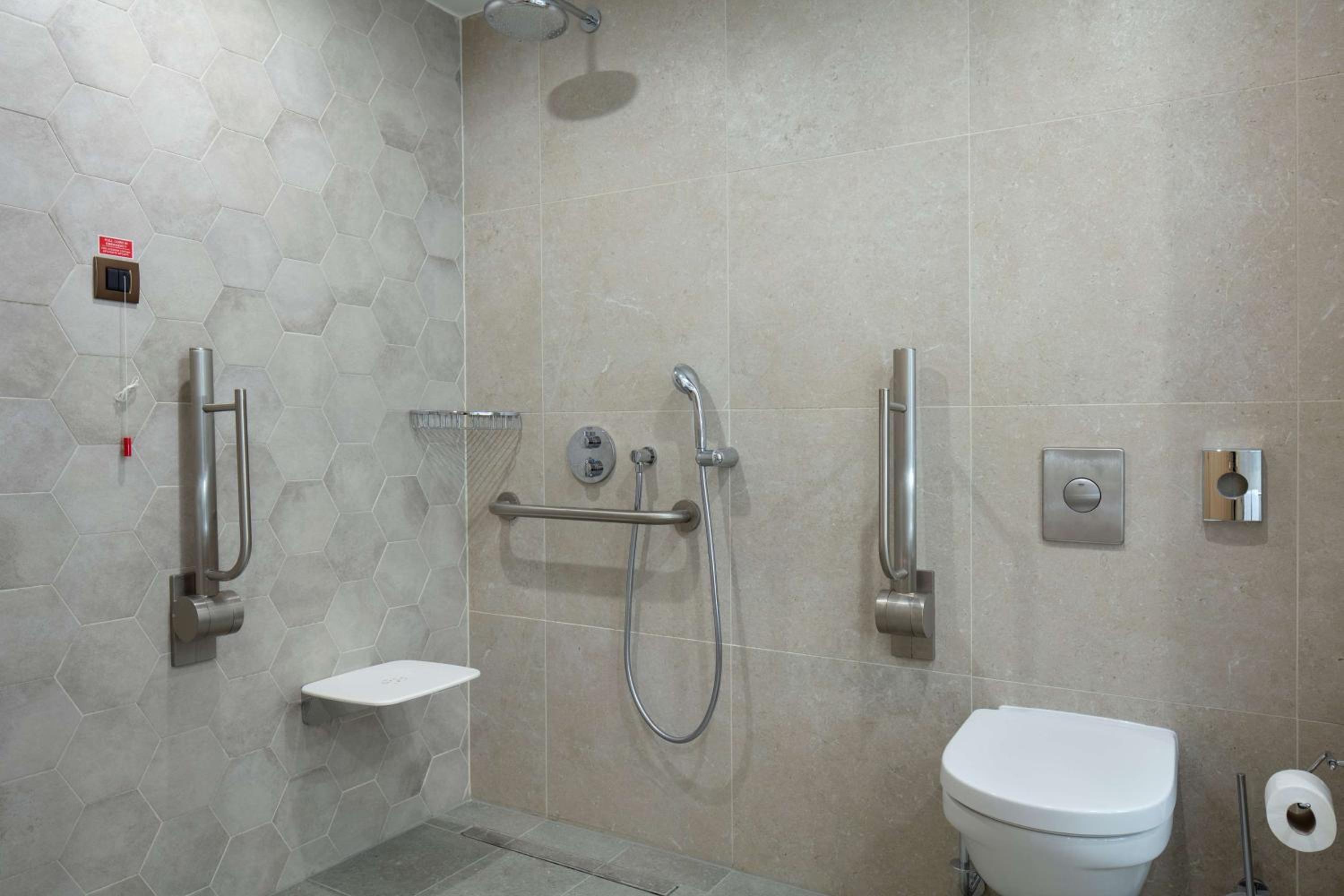 Wheelchair Accessible Guest Room - Photo 4
