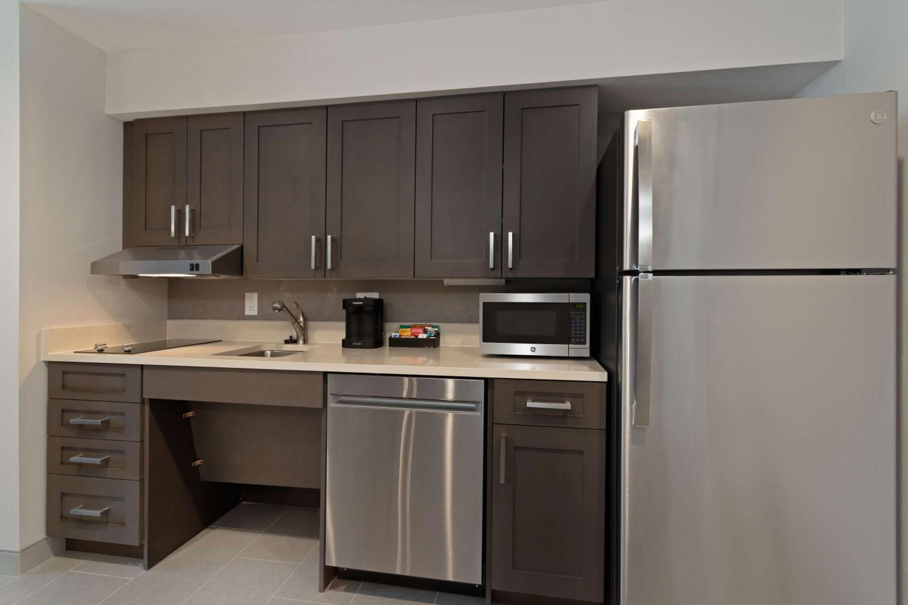 Suite with Two Queen Beds and Tub - Mobility Accessible - Photo 2