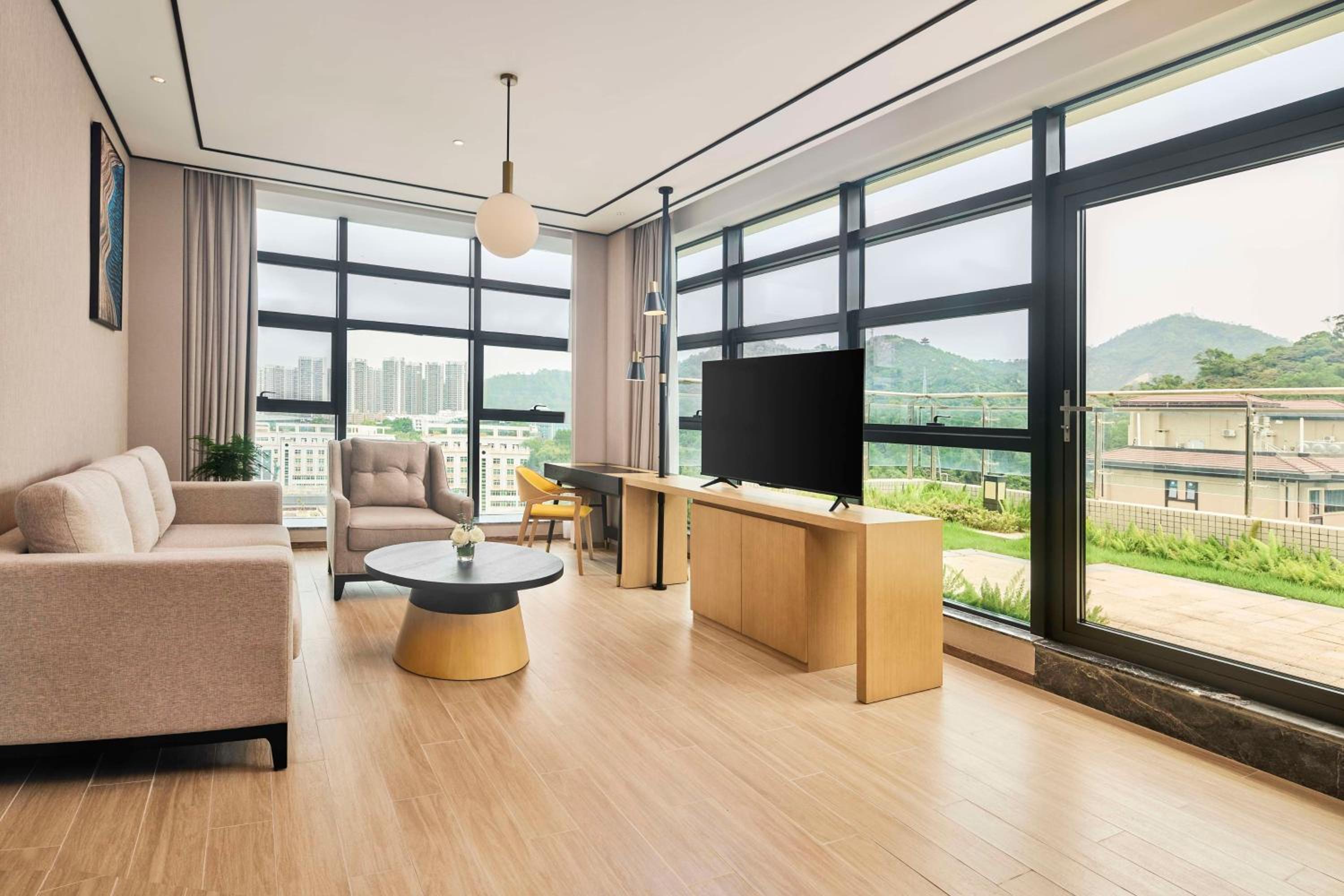 Deluxe King Suite with Balcony