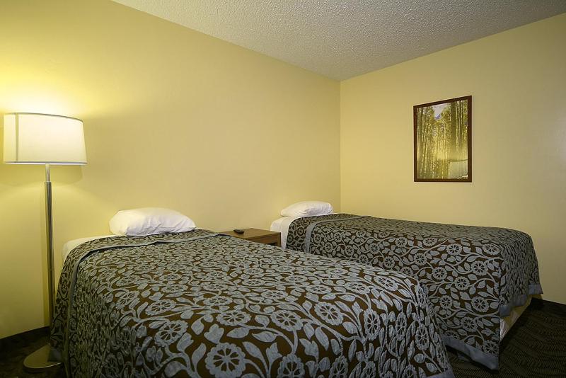 Studio Suite with 1 King Bed and 2 Twin Beds, Non-Smoking - Photo 6