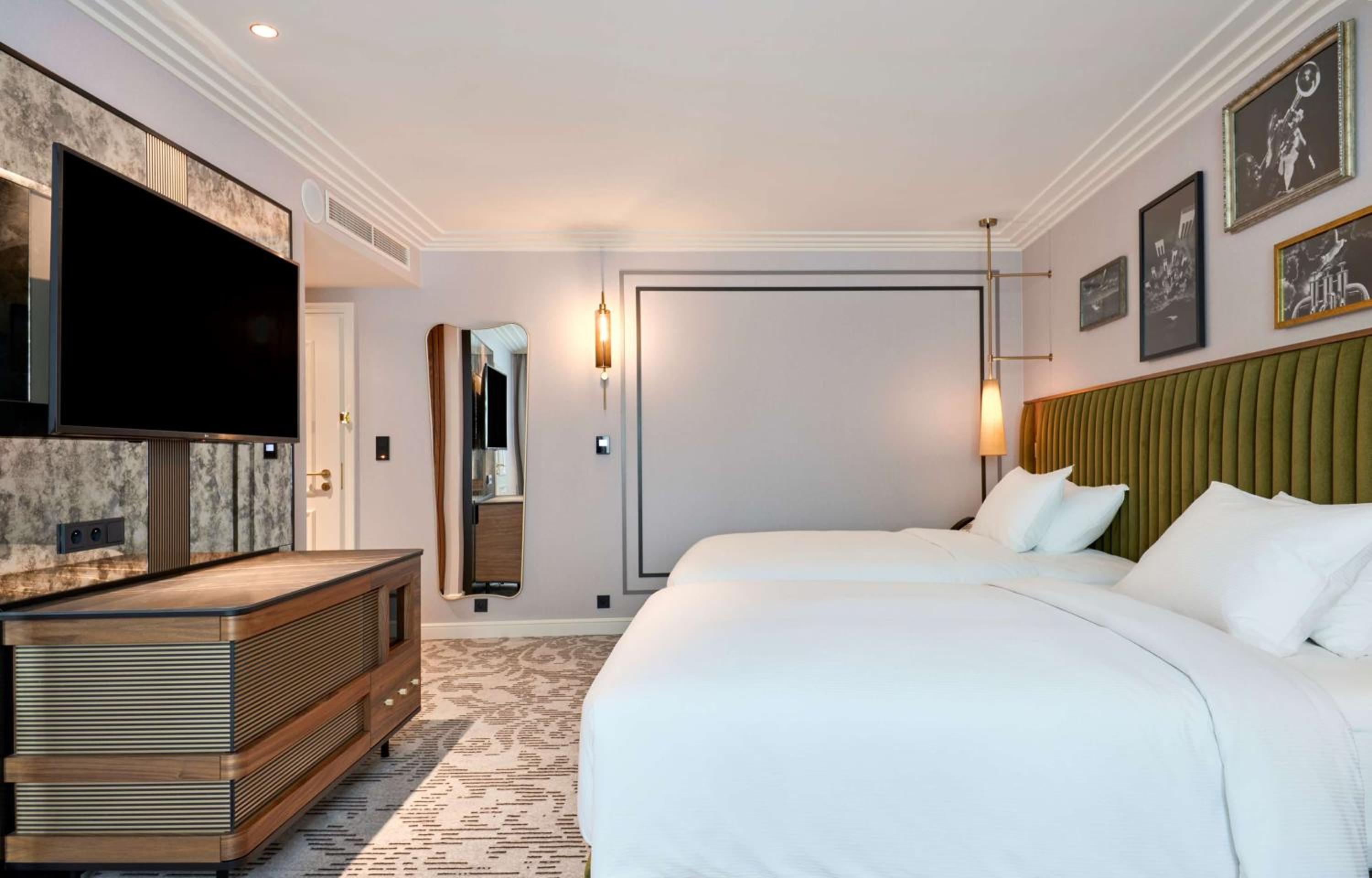 Double Room with Two Double Beds - Courtyard - Photo 3