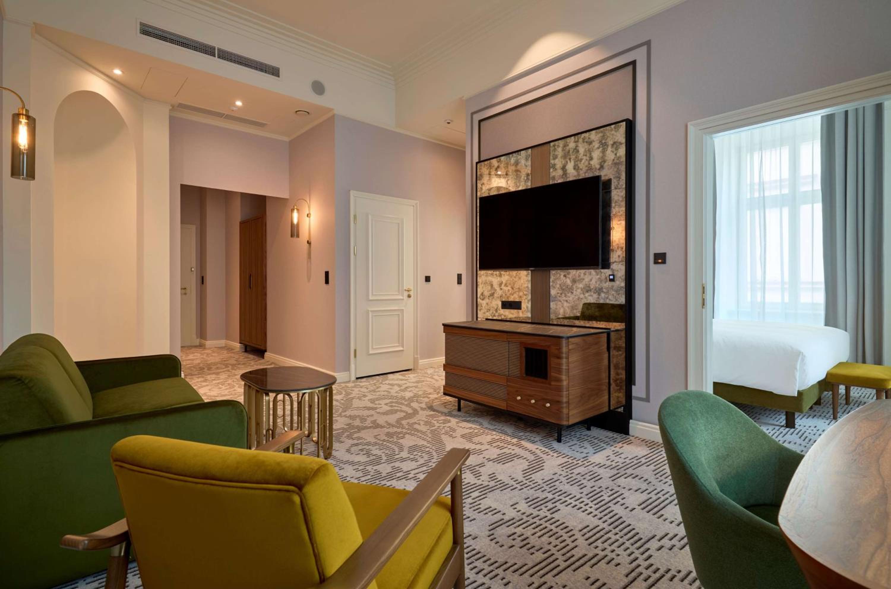 One-Bedroom King Suite - Photo 2