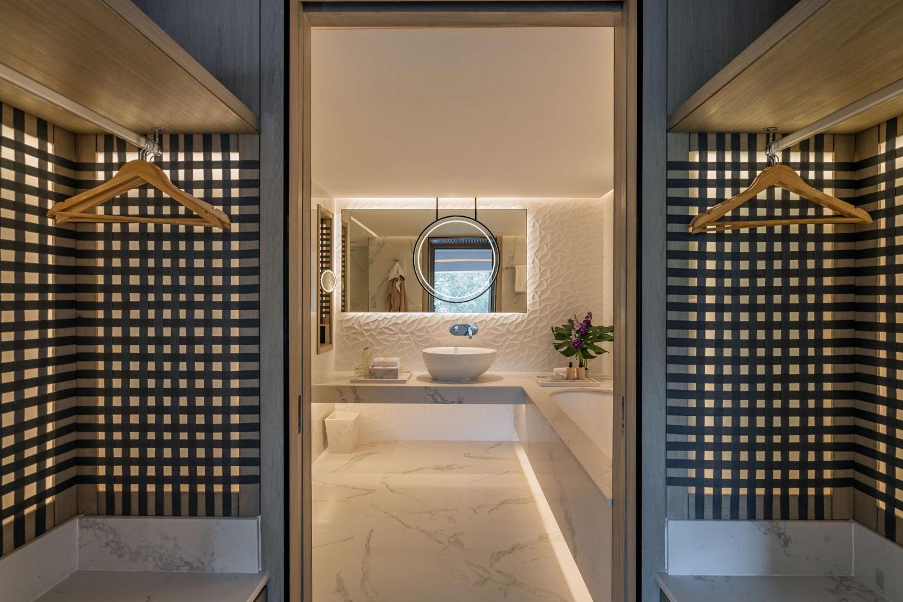 One-Bedroom Kwetu King Suite - Photo 8