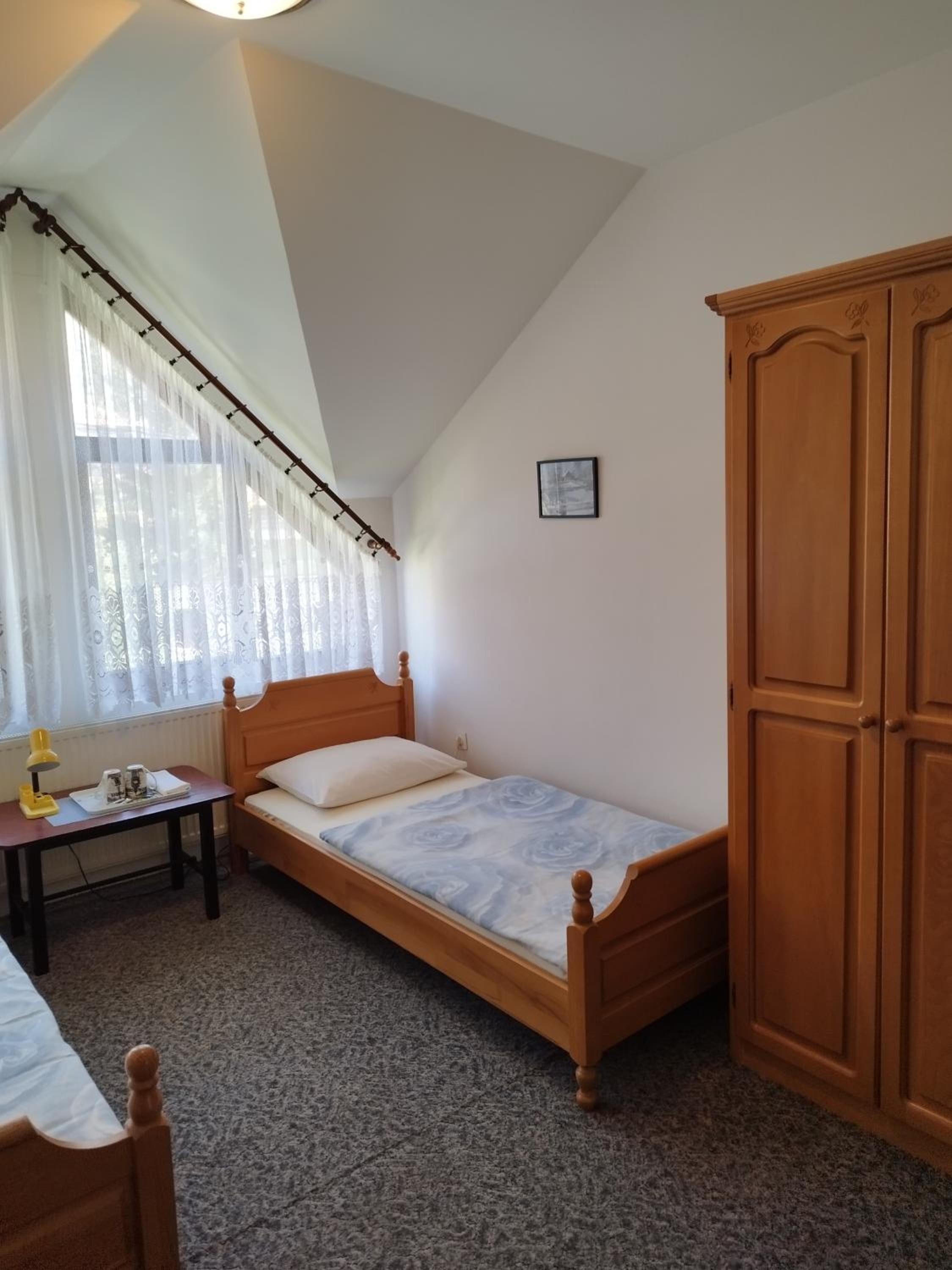 Standard Twin Room With Shared Bathroom photo 3