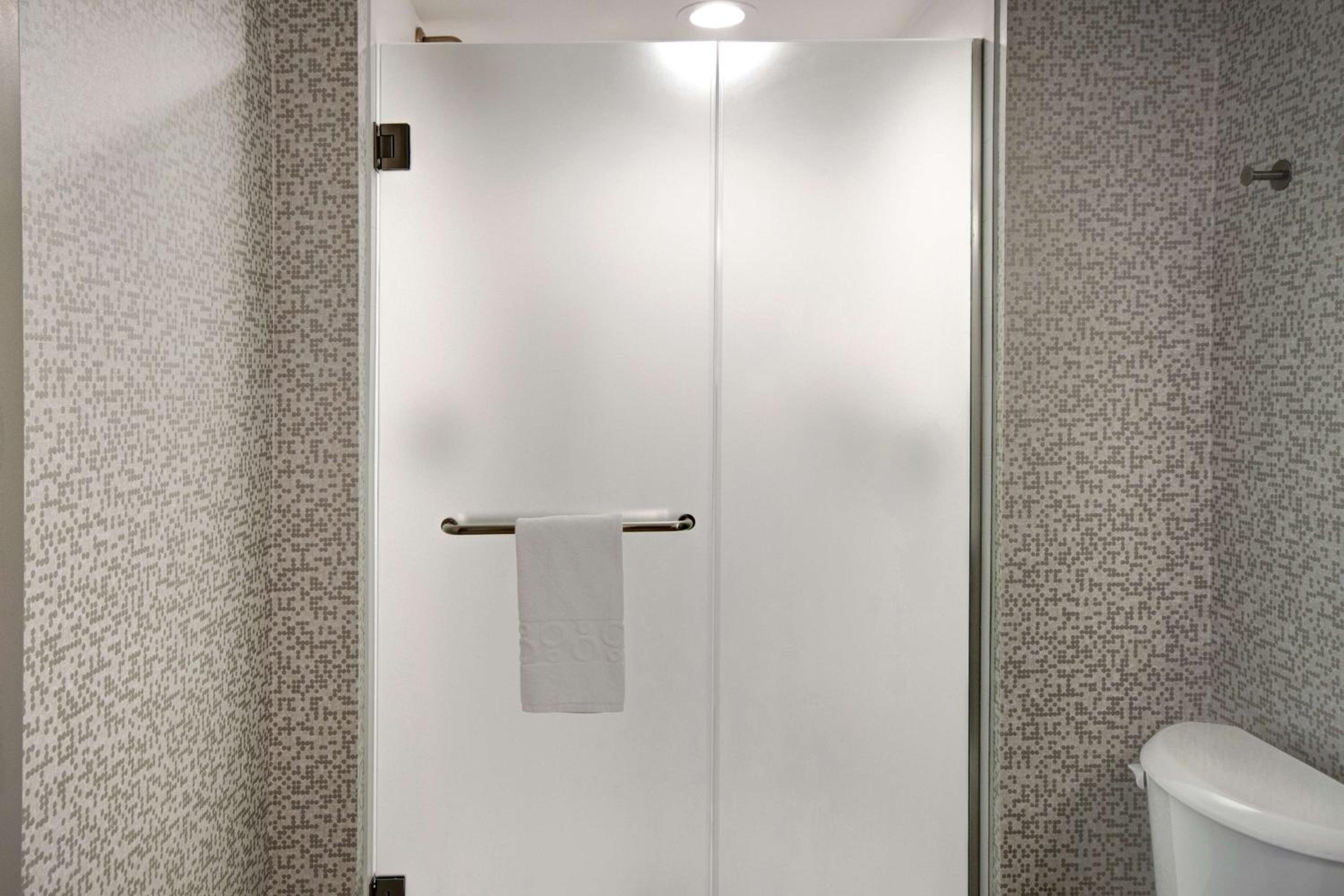 King Studio Suite - Photo 8