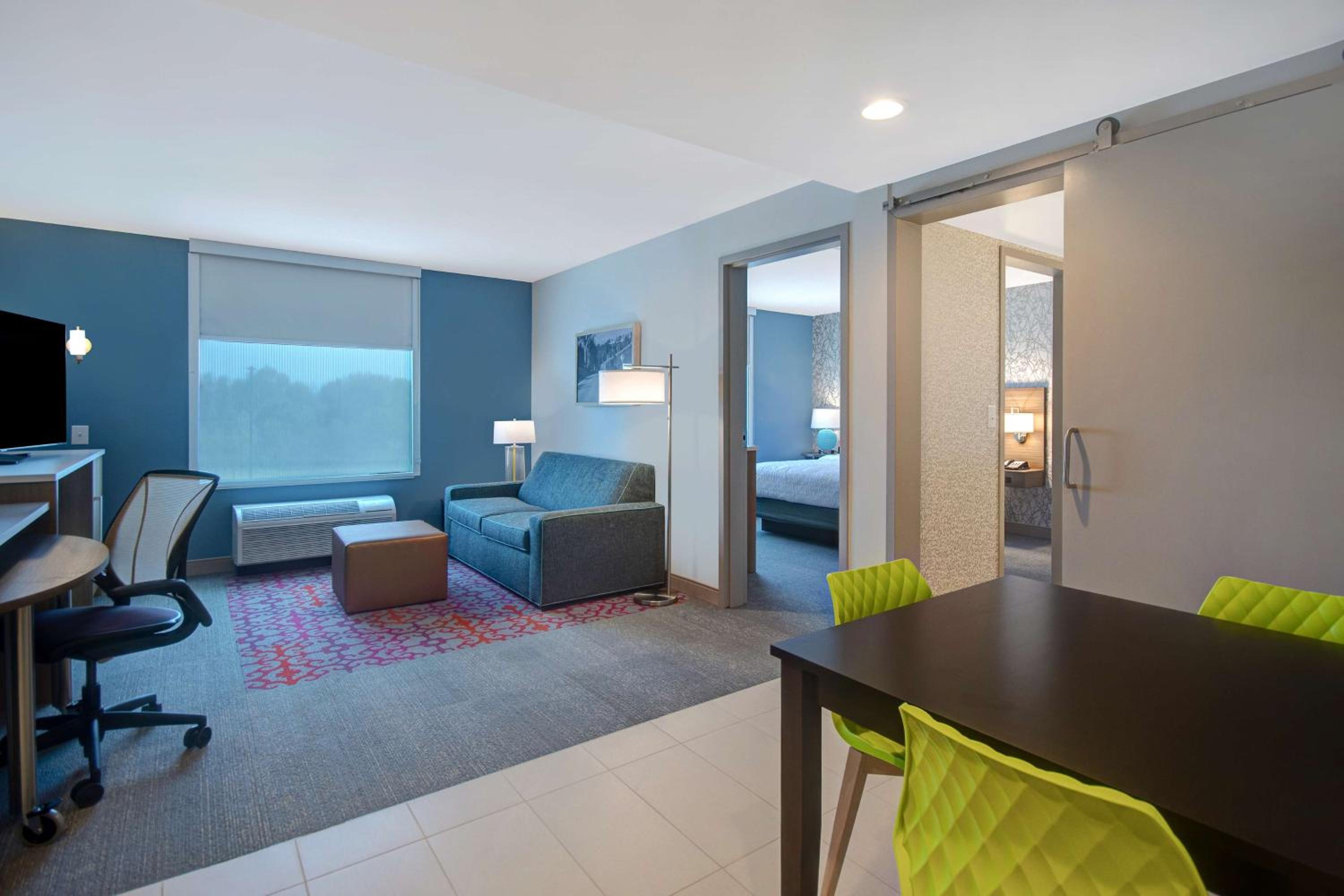 Queen Suite - Photo 3