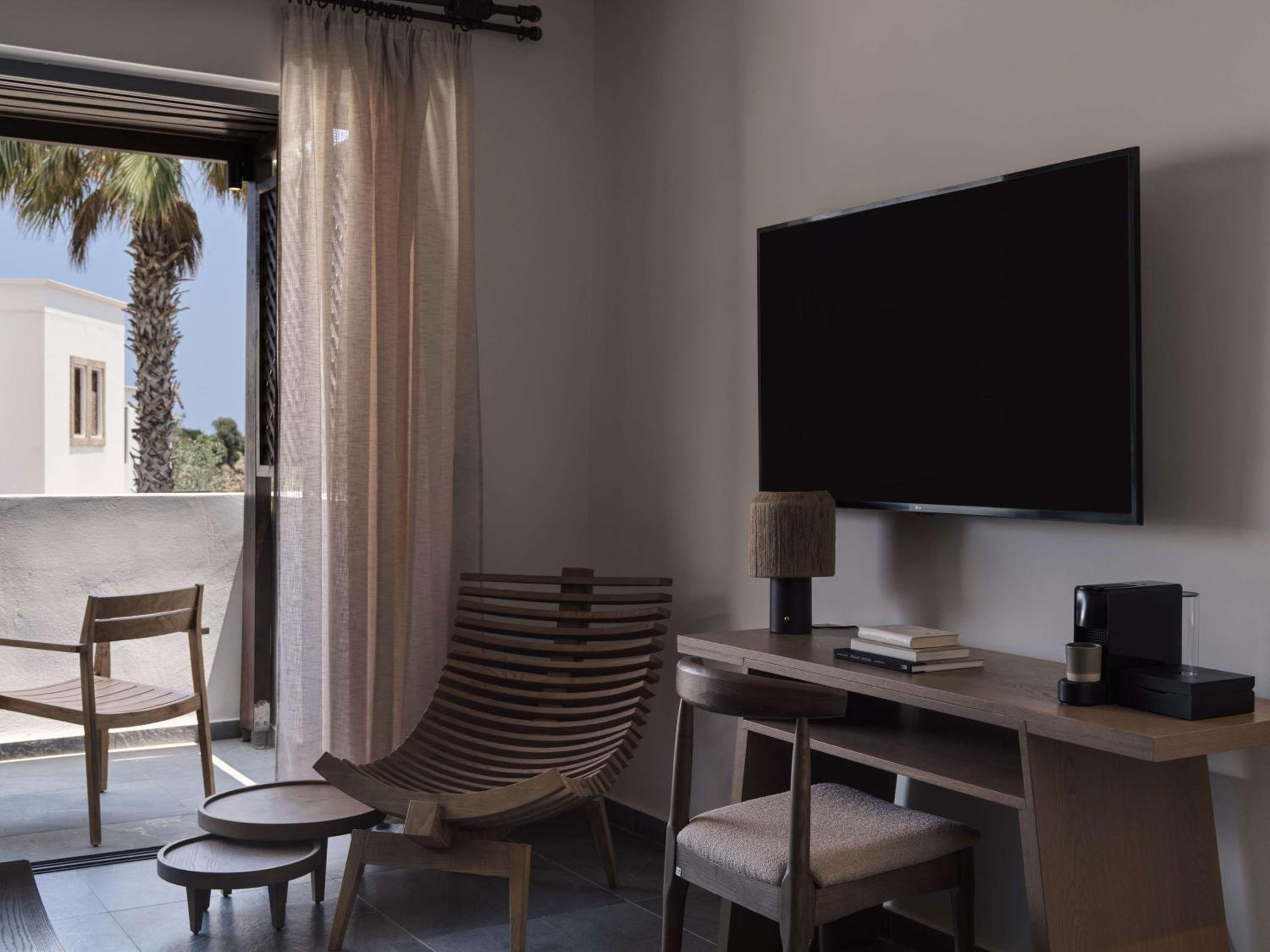 King Tropical Zen Bungalow Suite