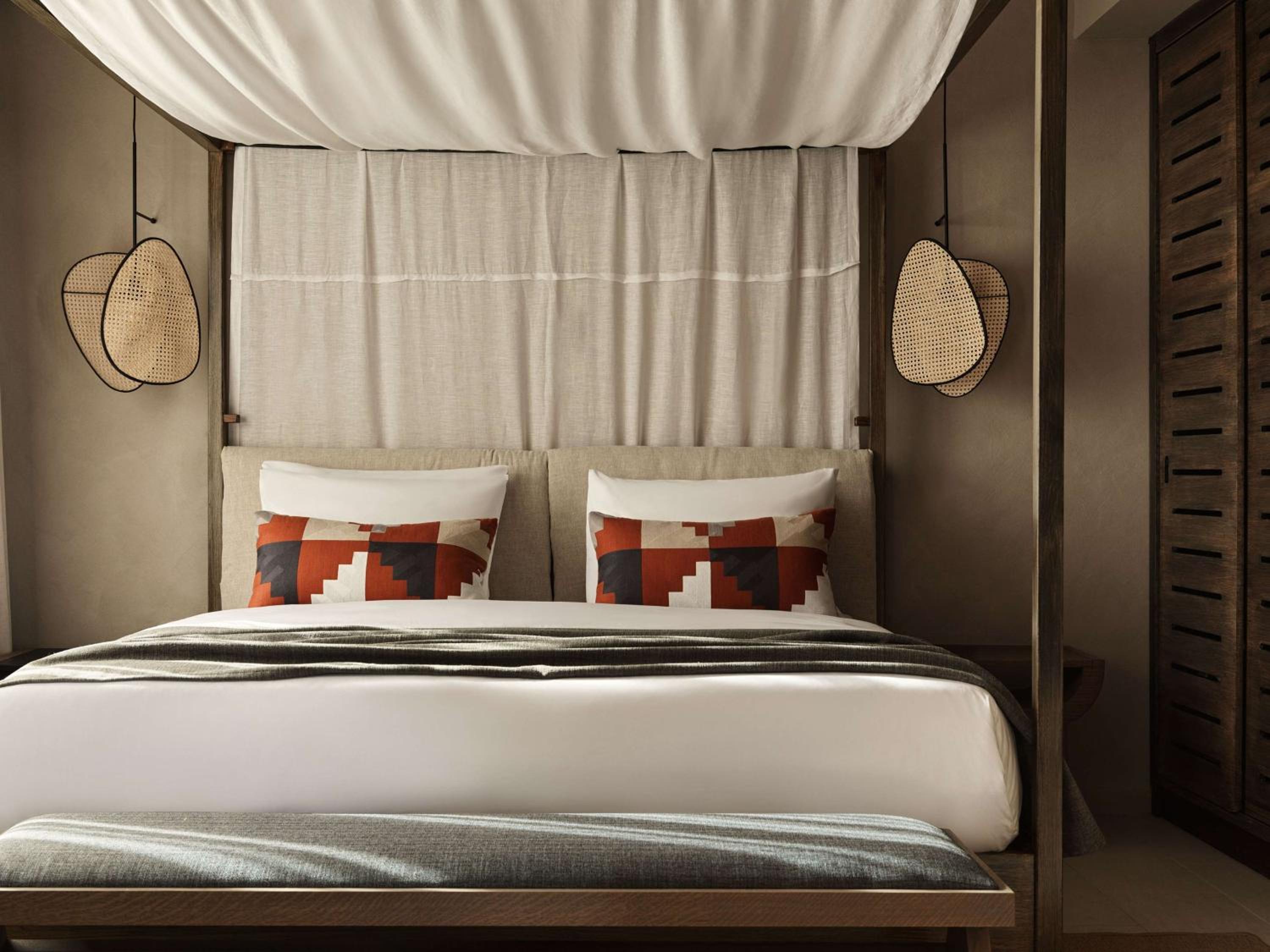Ottoman One-Bedroom King Suite with Jetted Tub - Photo 21