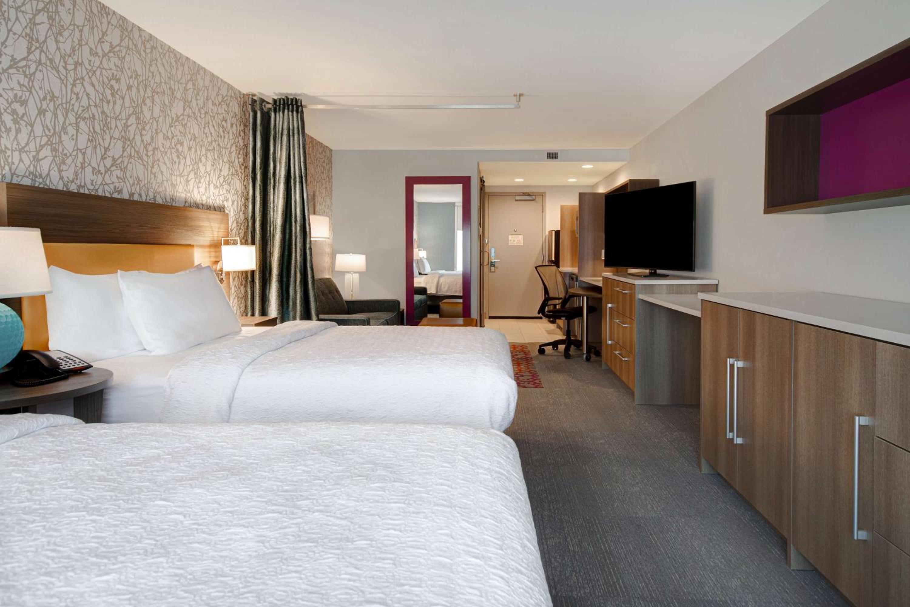 Studio Suite with Two Queen Beds - Photo 6