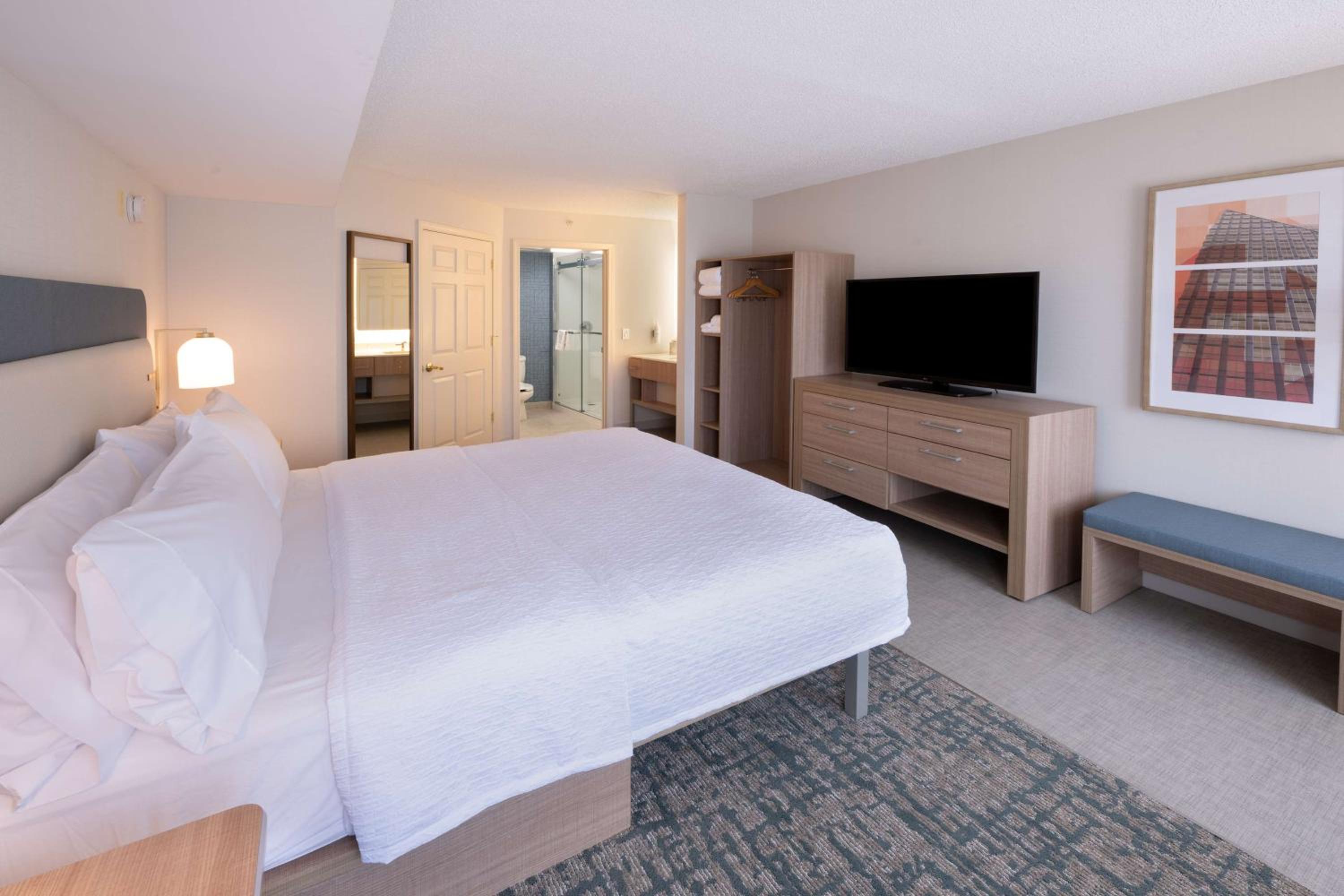 One-Bedroom King Suite - Photo 1