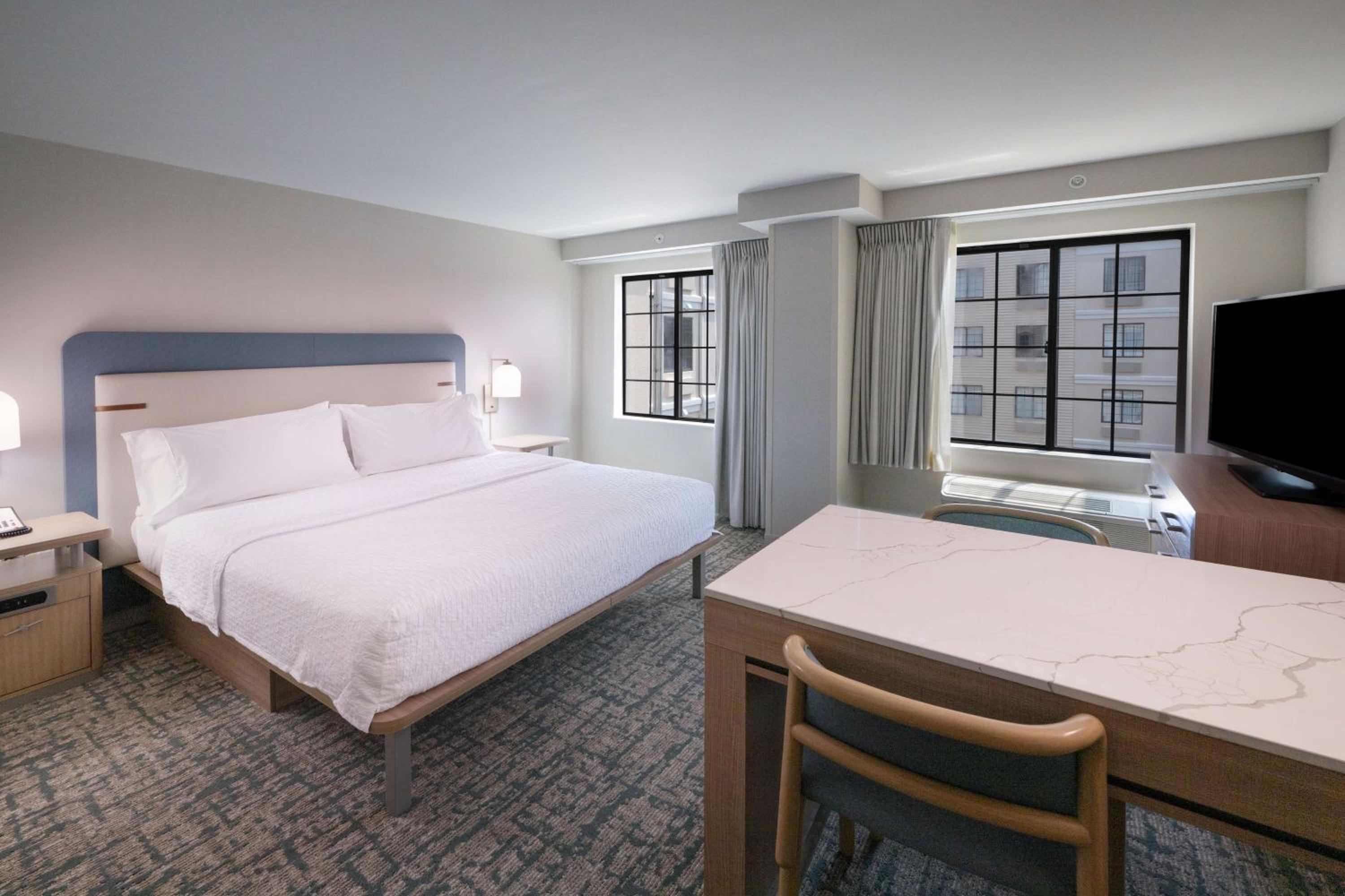 Deluxe Efficiency King Suite - Photo 1