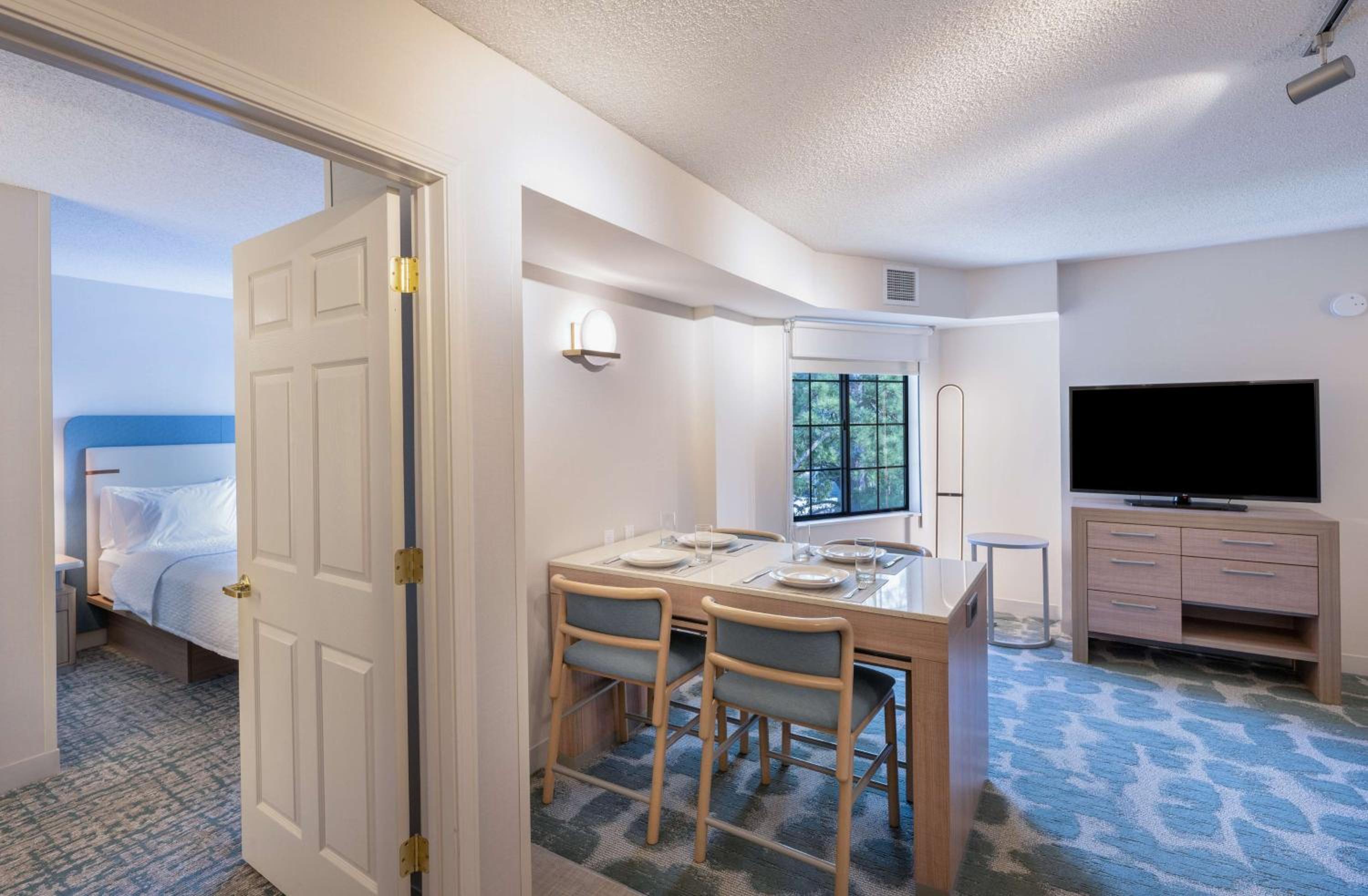 Two-Bedroom Suite - Photo 10