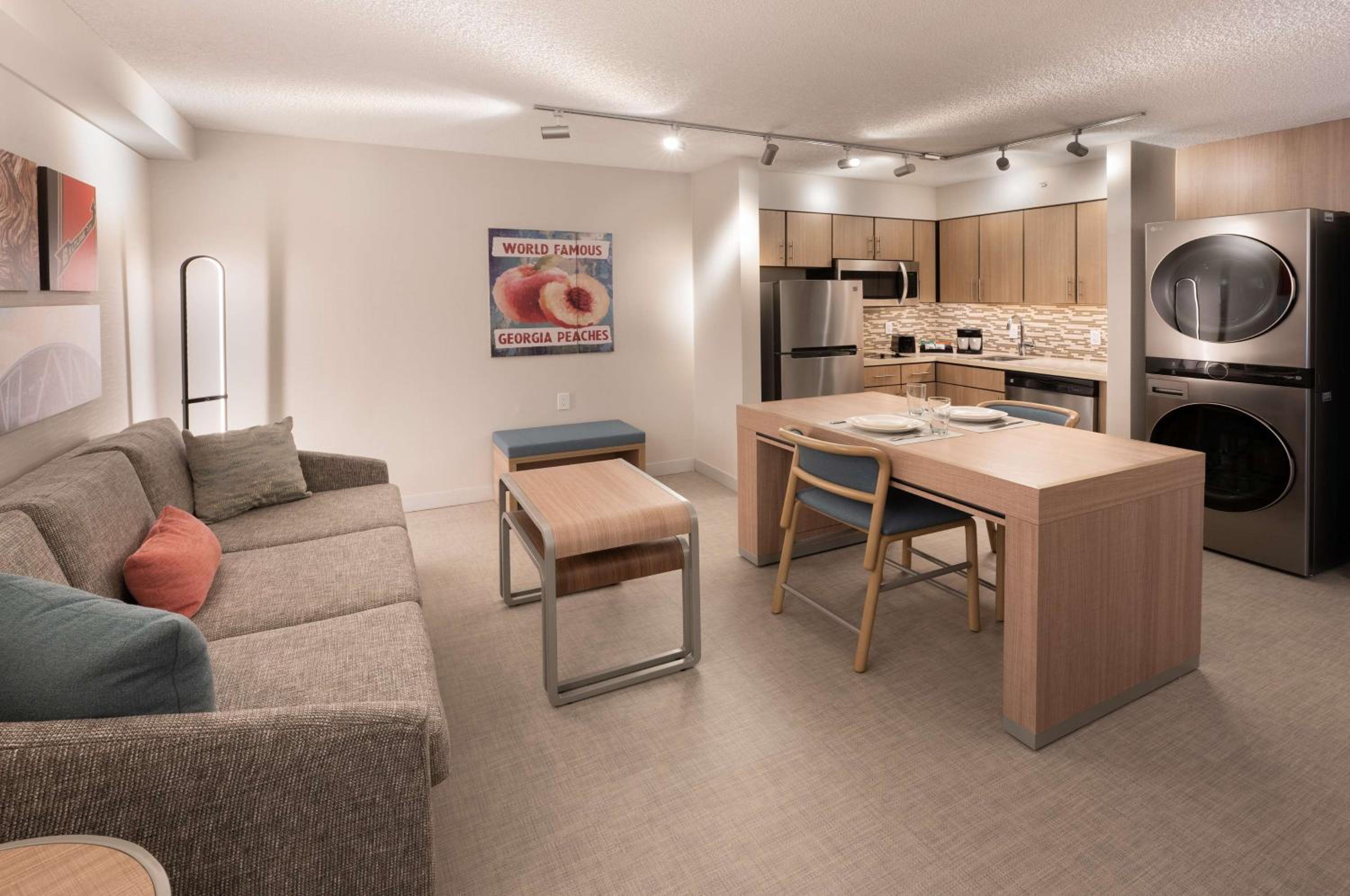 One-Bedroom King Suite - Photo 3