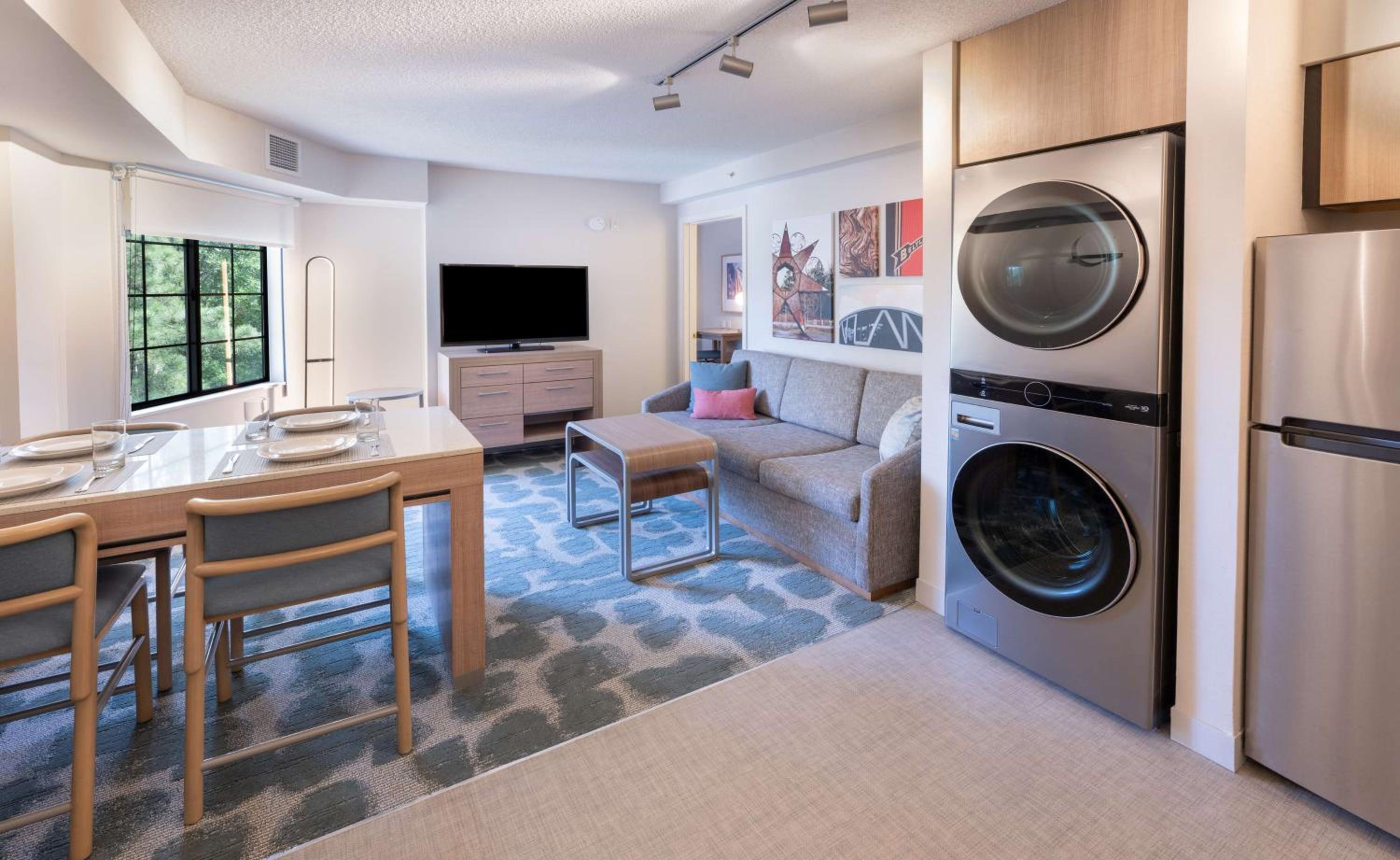 Two-Bedroom Suite - Photo 6