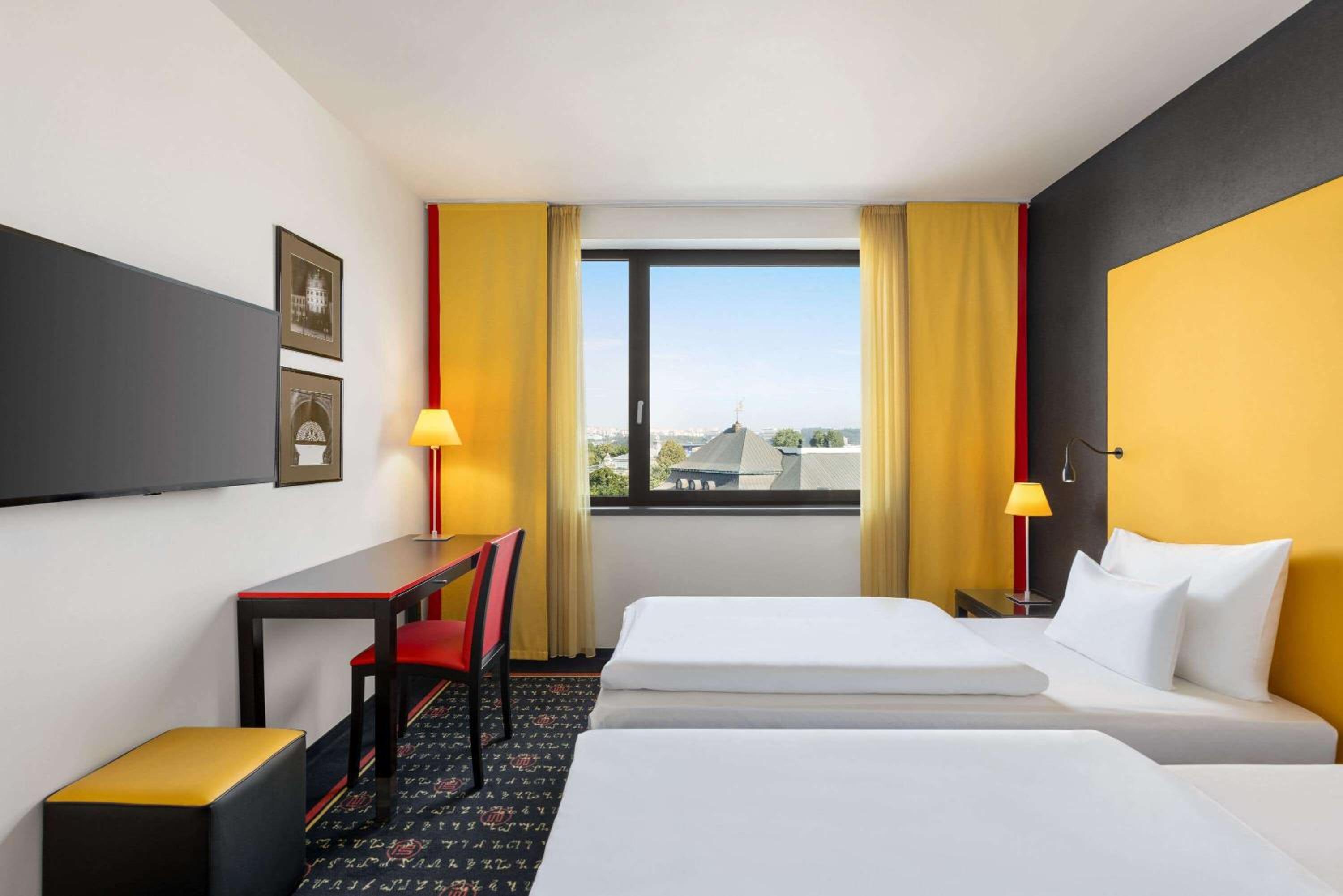 Executive Twin Room - Photo 3