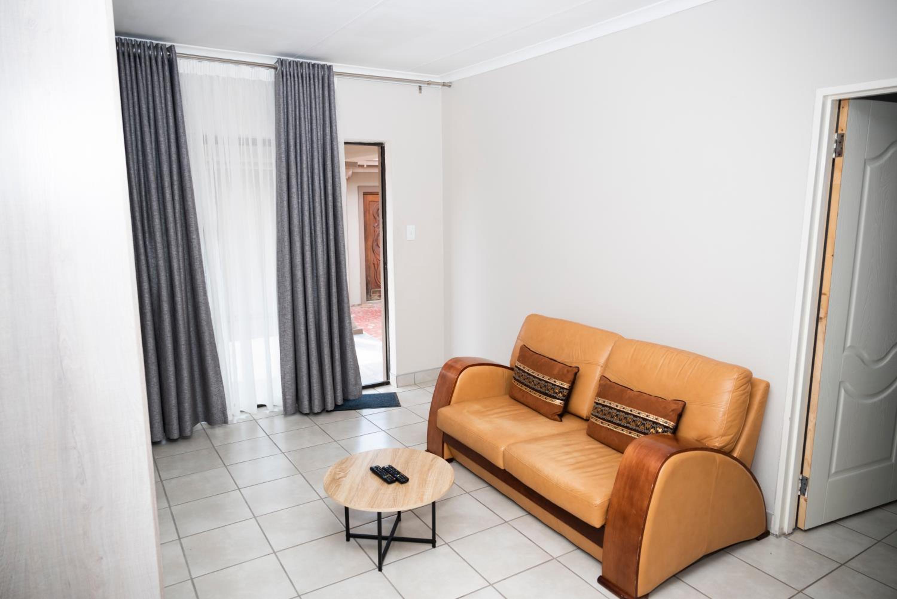 Double Room with Patio photo 1