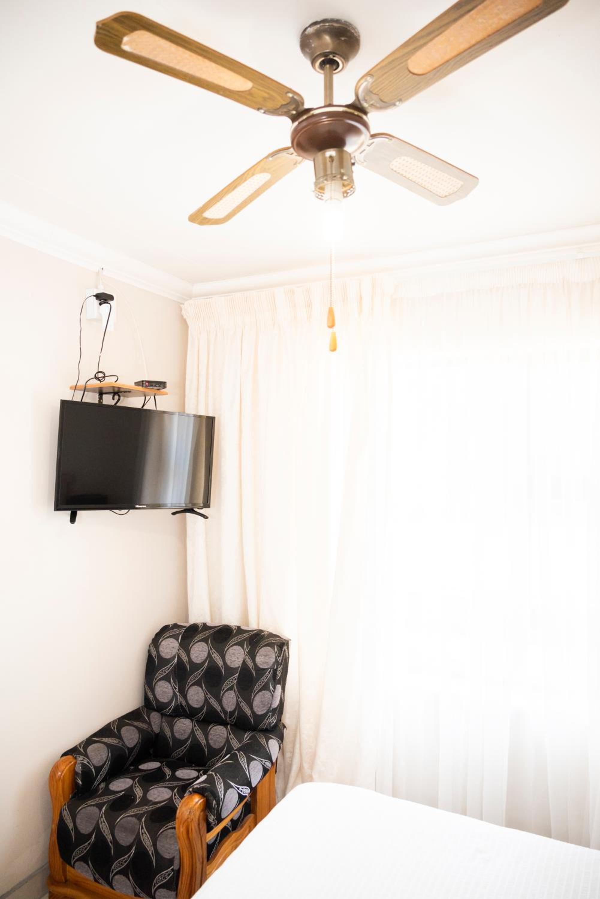 Budget Double Room photo 1